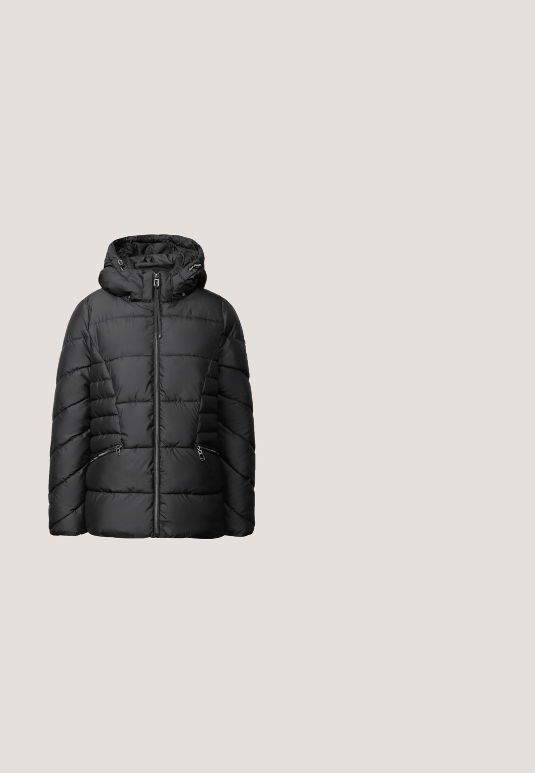 Sort pufferjakke med hætte, featuring en lynlås fortil, to lynlåslommer på siden og et quiltet design. Glat, polstret tekstur.; Sort og lysegrå stribet hoodie med tekstureret stof, der har en halvlangen lynlås krave og snoretræk med metalspidser. Lange ærmer.; Sorte skinny jeans med glat, elastisk stof, knap- og lynlåslukning samt klassisk design med fem lommer.; Sorte ankelstøvler lavet af læderlignende materiale, med snørebånd, en sidelukning med lynlås og teksturerede detaljer på overdelen og sålen. Lav blokhæl.; Sort læder skuldertaske med en tekstureret overflade, prydet med et aftageligt hjerteformet vedhæng og en justerbar rem for bekvemmelighed.; Sølv hoop øreringe med ovale vedhæng, der har hævede rosen design. Vedhængene har teksturerede kanter og en poleret finish.