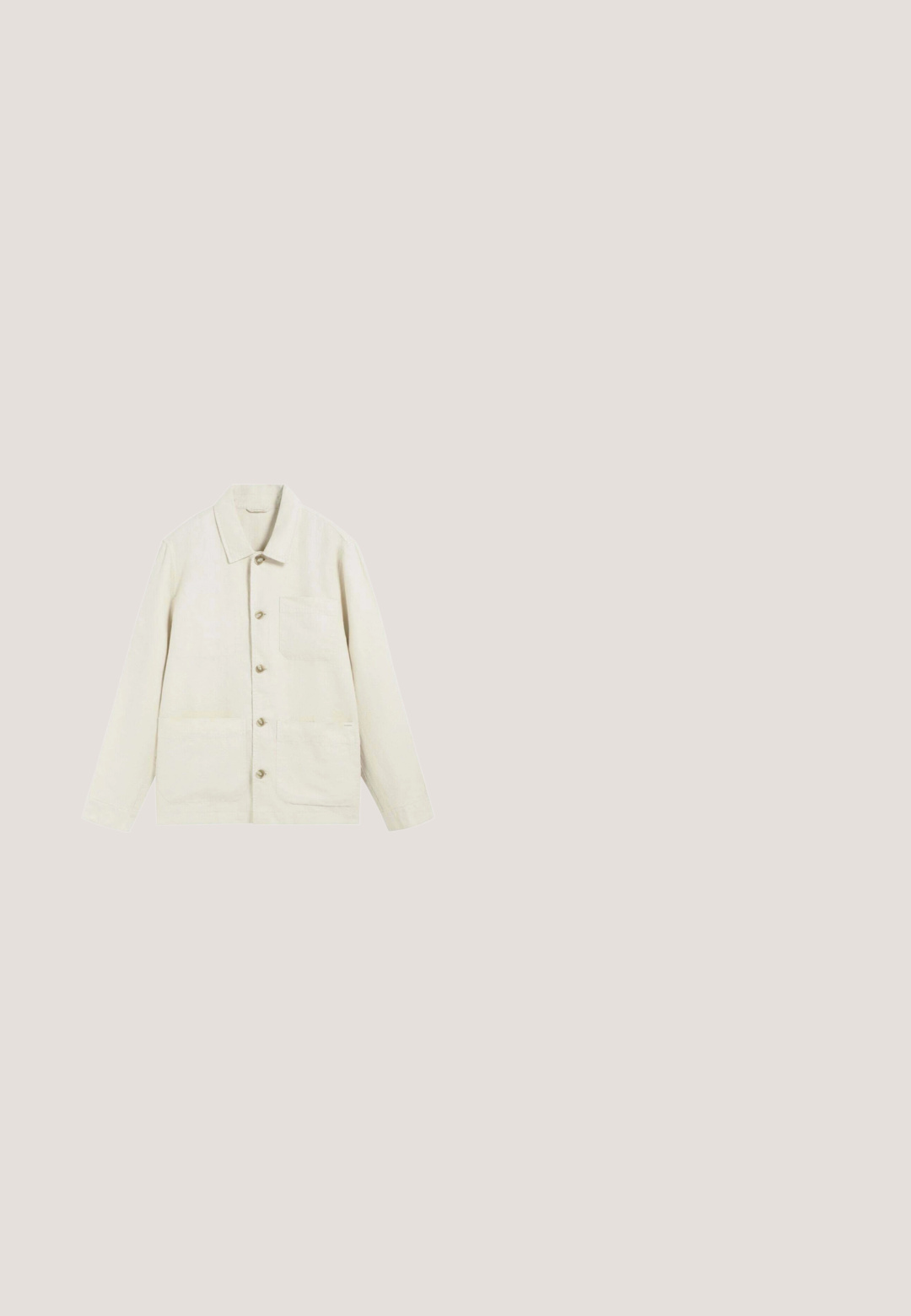 Beige jas met lange mouwen, knopen, kraag en drie voorzakken op een witte achtergrond.; Wit overhemd met korte mouwen en knopen, met een campkraag, gemaakt van lichtgewicht stof, getoond tegen een effen achtergrond.; Lichtblauwe denimmerken met een rechte snit, vijf zakken, subtiele vervaging en een merklabel op de tailleband. Katoenen materiaal met klassieke stiksels.; Bruine leren sandalen met twee brede banden en een verstelbare enkelband op een platte zwarte zool, zijaanzicht op witte achtergrond.; Bruine schildpaddenbril met ronde monturen, groene lenzen en gemusterde pootjes. Heeft het merklogo op één poot.; Another Cotton Lab SUNDAY RUNNING CLUB  - Shopper - white