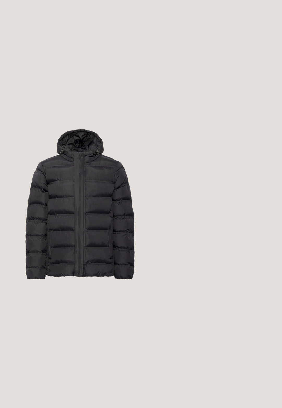 Doudoune noire avec capuche, présentant un design matelassé, un zip frontal et des poches latérales. Fabriquée en matériau lisse et léger.; Pull en maille vert foncé à encolure ras du cou, texture côtelée et manches longues. Offre une coupe décontractée sans quincaillerie visible.; T-shirt noir en coton, avec un col rond, des manches courtes et une coupe décontractée. Design simple sans motifs ni ornements.; Pantalon en velours côtelé noir à coupe décontractée, avec une taille à cordon de serrage et des jambes droites. Surface texturée avec des rayures verticales.; Botte de combat en cuir noir avec une tige haute, bout rond, laçage sur le devant et semelle en caoutchouc robuste avec un profil de crantage profond pour une meilleure adhérence.; Sacoche de poignet rectangulaire noire avec poche avant et fermeture éclair, tissu texturé et sangle attachée sur un côté.