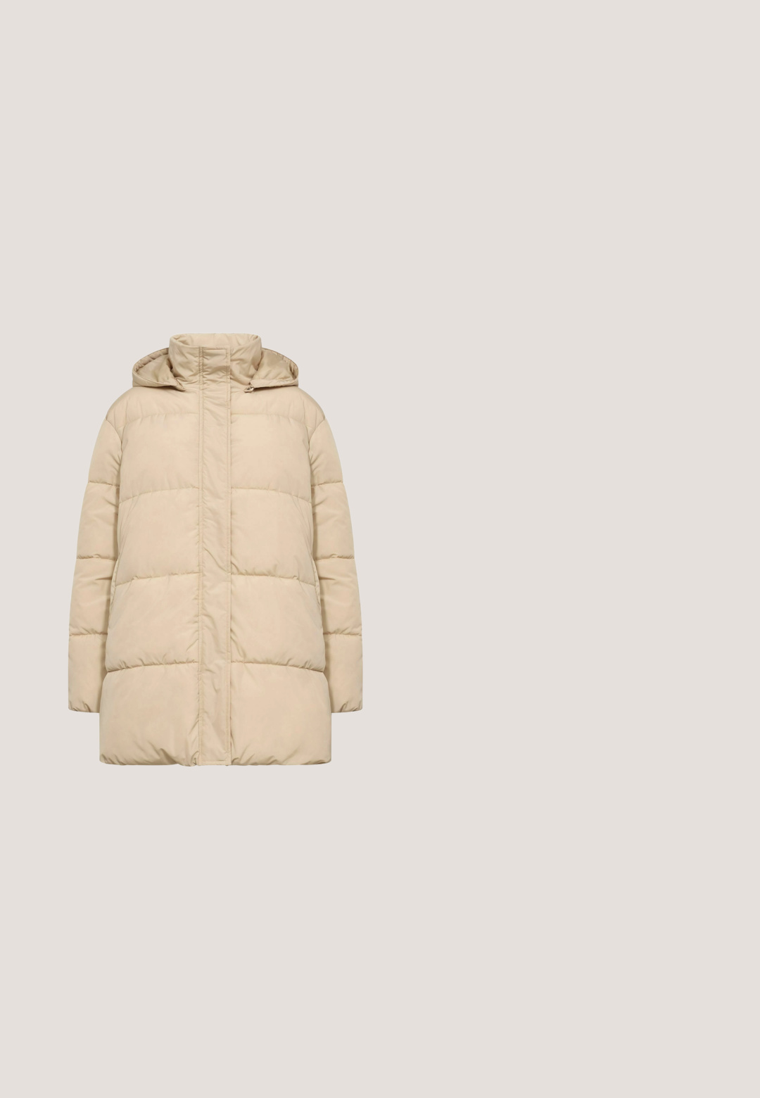 Veste rembourrée beige avec capuche, dotée d'un col haut, d'une texture matelassée et d'une fermeture éclair à l'avant. Convient pour les temps froids.; Pull tricoté couleur crème avec col en V, épaules tombantes et texture côtelée. Comprend une petite étiquette logo sur le côté inférieur.; Top beige à manches longues en rib, avec un col rond. Présente un design ajusté et des détails d'ourlet légèrement effilochés au niveau des manches et du bas.; Pantalon beige à jambes larges avec une ceinture élastique et un cordon de serrage, présentant des détails de coutures verticales visibles à l'avant.; Bottines à lacets en suede marron avec un revers en fausse fourrure beige, semelle épaisse beige et œillets en métal. Présente un logo sur le côté.; LANCASTER BASIC SPORT - Sac bandoulière - galet