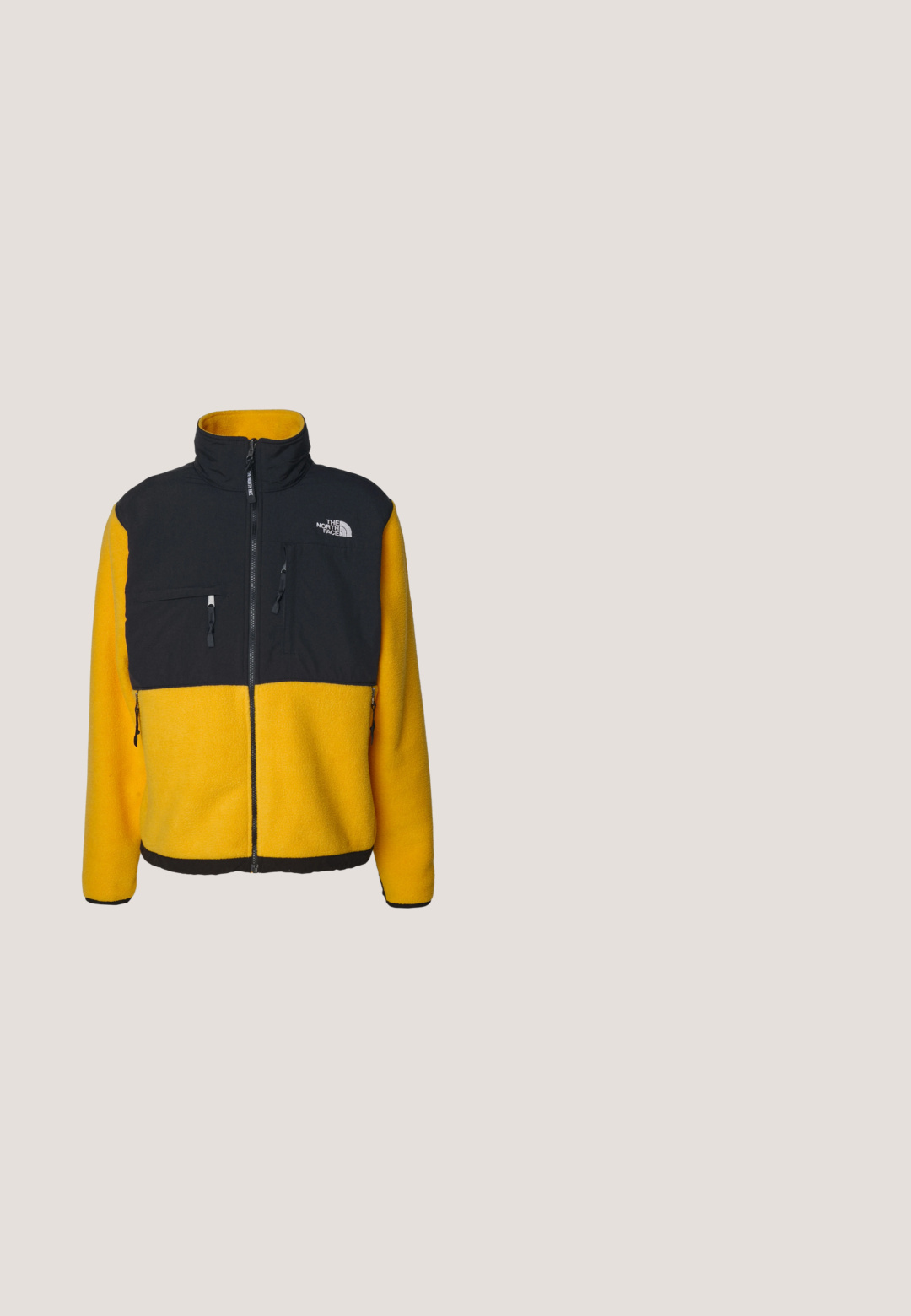 The North Face M RETRO DENALI JACKET - Fleecetakki - summit gold/black; The North Face SHISPARE ZIP - Fleecepaita - black; Lyhythihainen laivastonsininen ruudullinen poolopaita, jossa on puolivetoketjullinen kaulus, keltaiset yksityiskohdat ja rintapieleen brodeeratut logot; sileä kangaspinta.; Mustat verkkarit, joissa on elastinen vyötärö ja säädettävä nauha. Tiukat hupit ja sivusaumat luovat virtaviivaista siluettia.; Valkoiset nahkaluistimen kengät, joissa on rei'itetty muotoilu sivussa, harmaa logo, tasainen kumipohja ja valkoiset nauhat.; Mustat ja harmaat urheilulasit, joissa on puolikehyksettömät tummennetut linssit ja kaartuvat sankat.