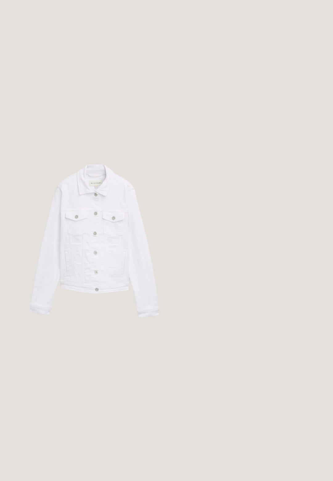 Hvid denimjakke med lange ærmer, knapper foran, to brystlommer med klap og krave, lagt fladt på en hvid baggrund.; Ærmeløs pink dame top med V-udskæring, tre-knaps lukning og let rynkning ved skuldersømmene, lagt fladt på hvid baggrund.; Lyse lavendel bukser med skræddersyet pasform, knaplukning og foran læg. Fremstillet af et tekstureret, letvægtsstof.; Rosa slidessandal med fleksibel gummisål, polstret rem og minimalistisk design. Har et logo på remmen og en glat overflade.; Lyserød læder crossbody taske med en afrundet form, guld logo og en aftagelig lyserød rem, der har brandnavnet i lyse bogstaver.; Guld kædearmbånd med små runde og firkantede perler i pink, orange, hvid, blå og grøn, med en guldlobsterlås og rund vedhæng.