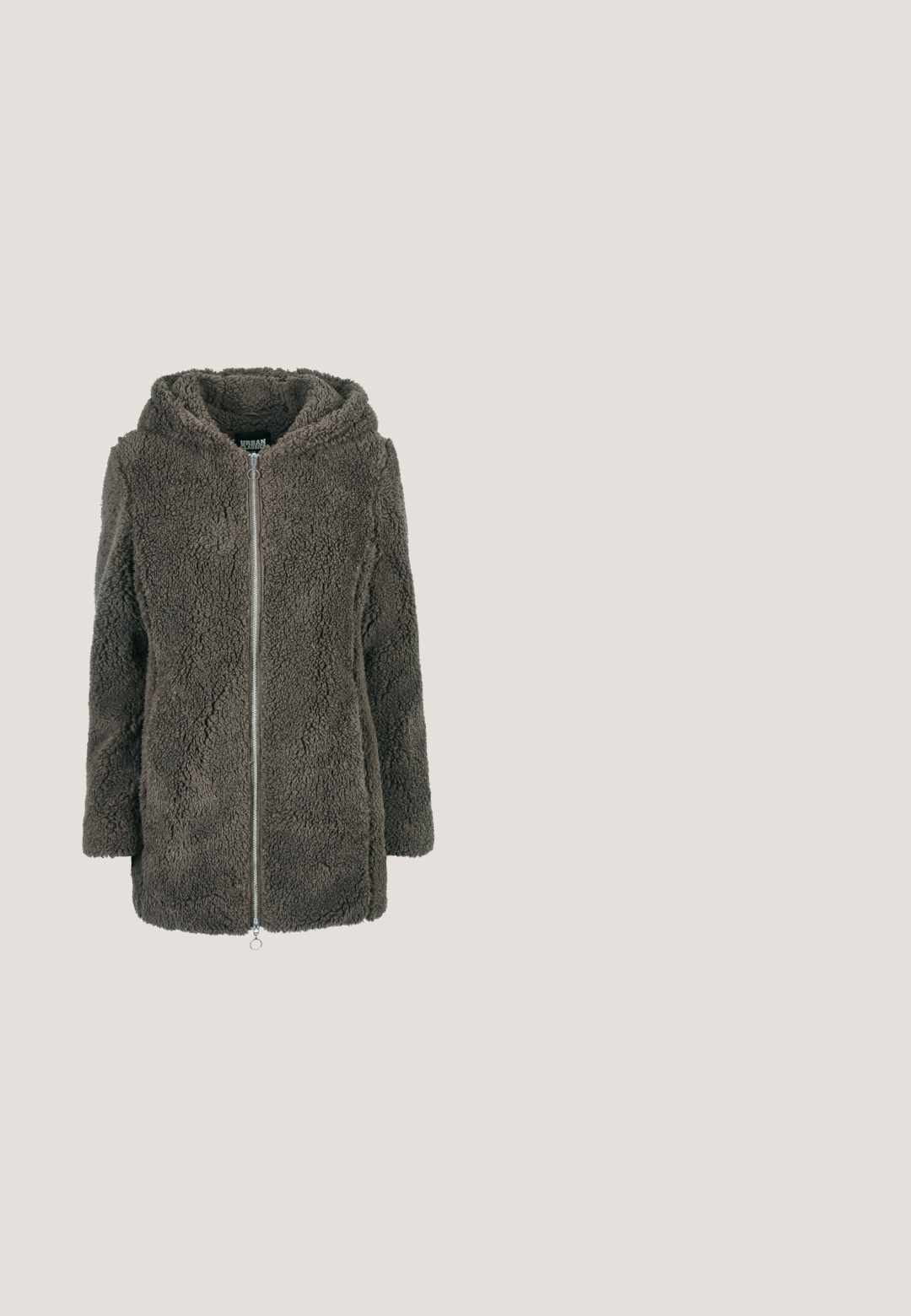 Brun fleece zip-up jakke med hætte, der har en blød, tekstureret overflade og en frontlynlås. Klassisk, lige snit design.; Brun cardigan med V-hals, seks knapper foran og to frontlommer. Struktureret strikstof, cropped design med lange ærmer.; Brun T-shirt med korte ærmer og rund hals med hvidt "JJXX STUDIO"-logo placeret midt på brystet.; Viddebenede bukser i en dyb brun farve, lavet af ribbet stof. Har en glat talje og et mærke på den nederste kant.; Beige og hvid sneaker med vævet tekstur, metalstjerne-detalje, tyk hvid sål med grå bølger og randsyet sål i koglefarve.; Brun faux slangeskinds håndtaske med en sølvfarvet kædestrop, rektangulær form, lynlåslukning og læderdetaljer. Mærkenavnet er præsenteret på fronten.