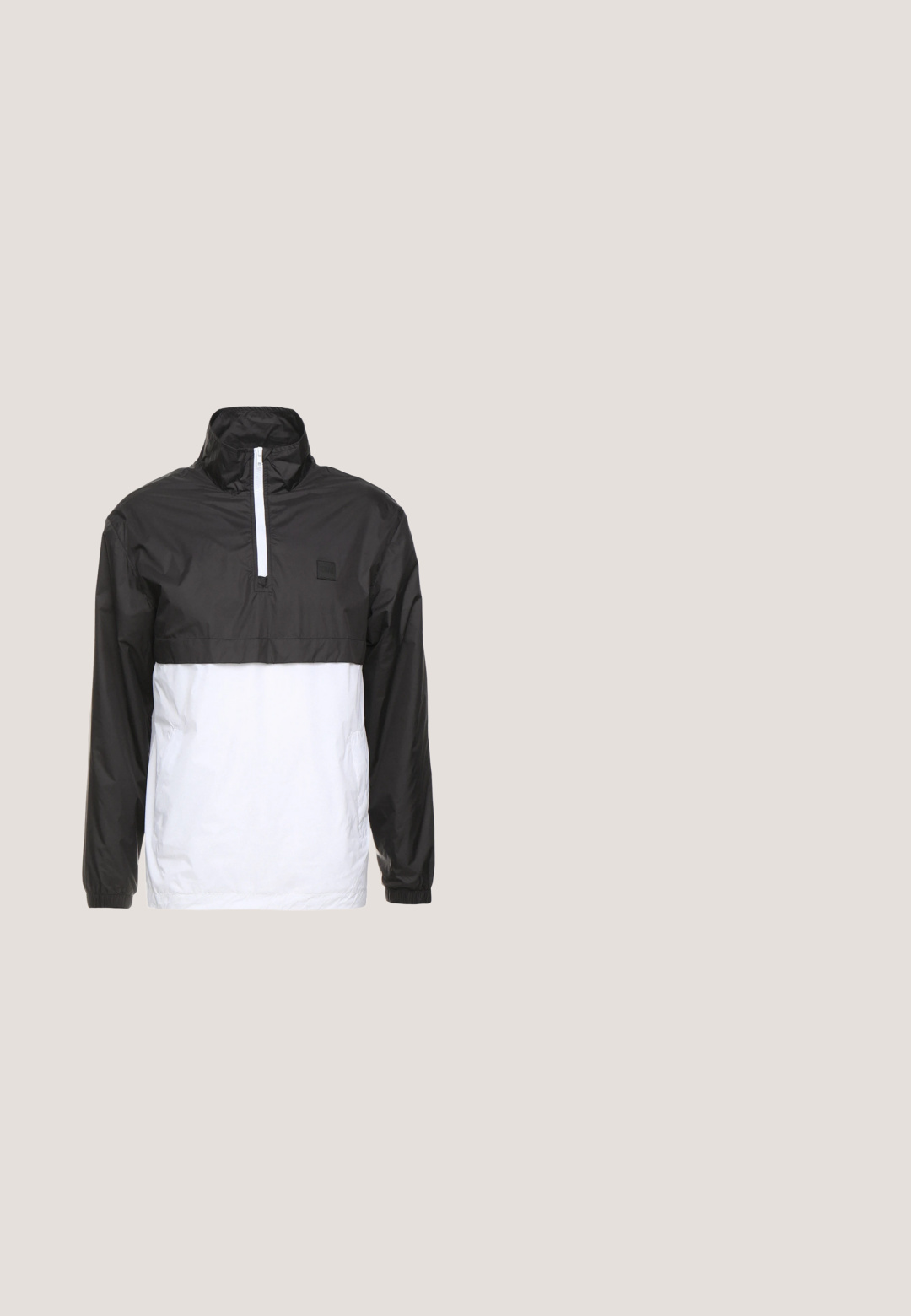 Veste pull noire et blanche avec une demi-fermeture éclair, col montant et poignets élastiques. Fabriquée en tissu léger et résistant à l'eau.; Sweat à capuche noir avec une poche frontale, un cordon de serrage et un logo graphique blanc sur la poitrine. Fabriqué en tissu doux.; T-shirt noir avec un graphique coloré d'un T-Rex jouant au basket-ball parmi des plantes tropicales et des fleurs, avec le texte "T-REXY AWAKENS".; Pantalon jogger noir slim-fit avec poches cargo latérales et taille à cordon avec texte imprimé sur les cordons.; Baskets Nike Air Max 270 noires avec une tige texturée, des panneaux en mesh et un talon brillant comprenant une unité de coussin d'air bien visible.; Bague ton argent avec une finition lisse et polie et un design ovale. Présente un logo découpé et des détails gravés à l'intérieur du bracelet.