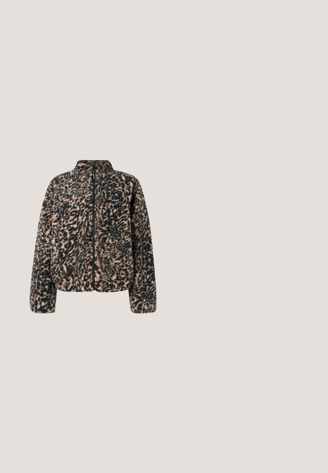 Volcom WYLDING OUT SHERPA - Fleecetakki - animal print; Musta huppari, jossa on etutasku, nyöritettävä huppu ja pieni värikäs logo rinnassa. Valmistettu sileästä, pehmeästä kankaasta, jossa on ribbireunat hihoissa.; Oliivinvihreä, lyhythihainen t-paita, jossa on värikäs, kuvioitu käärmemäinen kehys sanan ”Billabong” ympärillä rinnassa.; Beige kevyet housut, joissa on joustava vyötärö, kapenevat henkäykset ja sileä rakenne, rento istuvuus ilman näkyviä kuvioita tai koristeluja.; Violetti mokkanahkainen lenkkari, jossa leveät satiininauhat, valkoinen pohja ja suuri kirjailtu logo sivussa, esitetty neutraalilla taustalla.; Musta kangaskassi, jossa on kaksi pehmustettua kahvaa, kaksi sivussa olevaa vetoketjutaskua sekä valkoinen "Karl Lagerfeld Jeans" -logo etuosan keskellä.