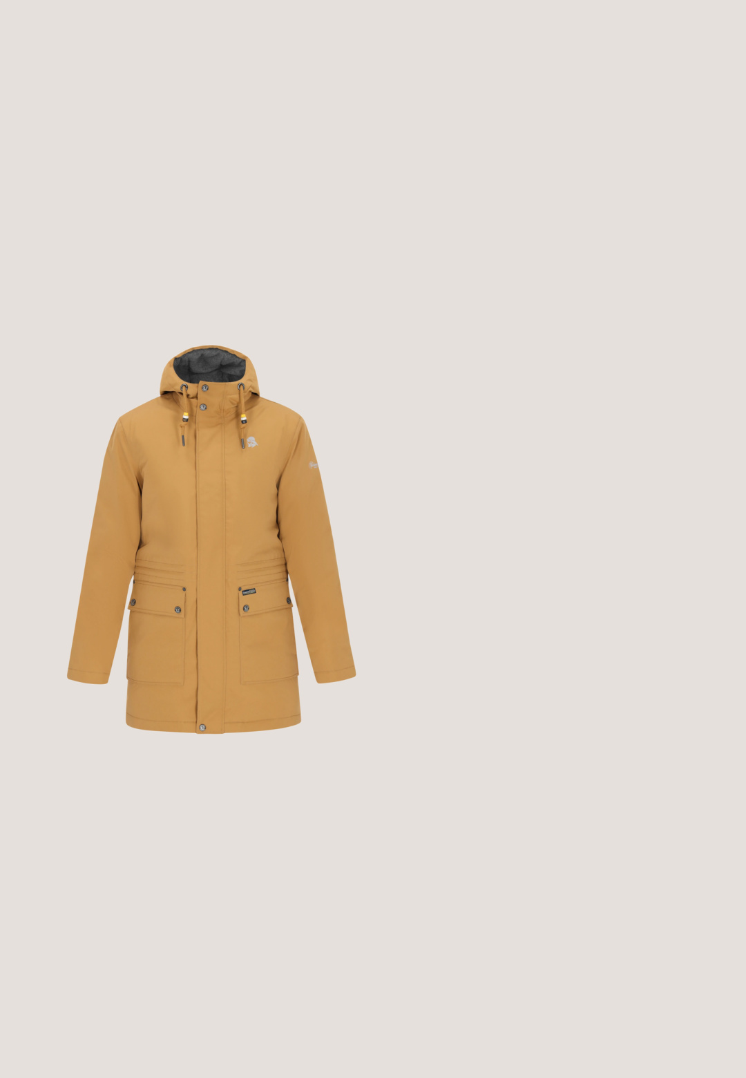 Chaqueta impermeable amarilla con capucha, con herrajes plateados, dos bolsillos frontales y forro texturizado. Diseño simple y funcional.; Sudadera con capucha azul marino hecha de tela suave, con texto bordado en naranja "PME LEGEND AMERICAN CLASSIC" acompañado de un diseño de alas y un bolsillo frontal.; Camiseta de algodón beige con mangas cortas, cuello redondo y un pequeño logo negro en forma de hexágono en el área del pecho izquierdo. Textura suave.; Jeans de mezclilla azul claro con un corte ajustado, diseño de cinco bolsillos, costuras visibles y un ligero efecto de decoloración en la parte delantera.; Bota de cuero marrón hasta el tobillo con detalles en negro, puntera redonda, diseño con cordones, superficie texturizada y suela de goma con ribete blanco.; WITTCHEN OFFICE - Bandolera - brown