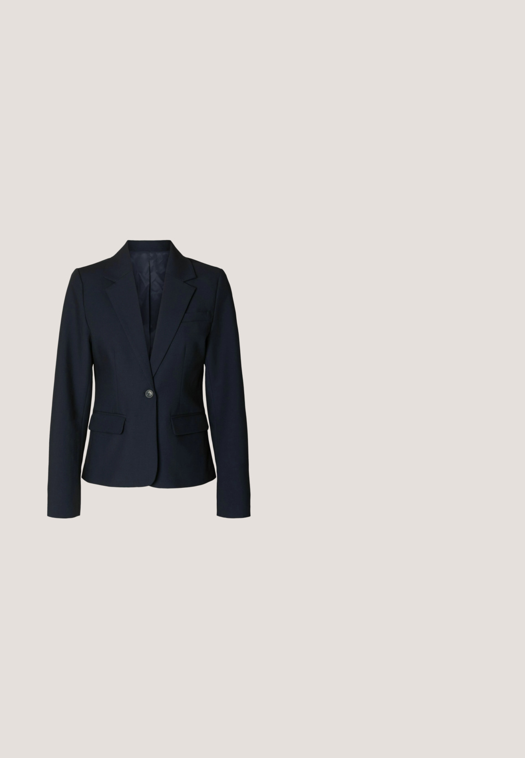 Zwarte blazer met één knoop, met inkeping revers, twee voorflapzakken en een borstzakje boven een beige top.; Langsleeve gestreepte shirt gemaakt van zachte stof, met navy en witte horizontale strepen, ronde halslijn en een slim-fit ontwerp.; Lichtblauwe high-waist wijde jeans met een knoop- en ritssluiting aan de voorkant, voor- en achterzakken, op een witte achtergrond.; Zwarte leren damesslof met lage hak, afgeronde neus en gestikte details op het bovenwerk, van opzij getoond tegen een effen achtergrond.; Marineblauwe zijden sjaal met wit gelijkmatig verdeelde polkadots en de witte handtekening "Lauren Ralph Lauren" rechtsonder.; Bruine leren handtas met een gestructureerde afwerking, gewelfde vorm, magneetsluiting en een gouden logo op de voorkant. Inclusief een afneembare schouderriem.