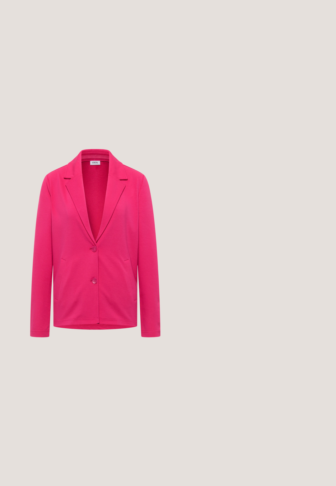 Felroze damesblazer met twee knopen aan de voorkant, reverskraag met inkeping en zijzakken.; Mouwloze felroze damestop met een kleine V-vormige inkeping bij de ronde halslijn, gemaakt van gladde stof.; Roze wijde broek met hoge taille, gemaakt van gladde stof. Beschikt over een voornaad, ceintuurlussen en geen zichtbare zakken.; Roze suède sneakers met groene hielaccent en strepen. Heeft een ronde neus, vetersluiting aan de voorkant en een gumrubberen zool. Geperforeerde details aan de zijkanten.; Felroze leren handtas met een enkele schouderriem en ritssluiting, met een gestructureerd oppervlak, rechthoekige vorm.; Gouden ring met een grote, gladde, afgeronde fuchsia emaille middenstuk. Intern gegraveerd met "SINGULARU." Eenvoudig en modern ontwerp.