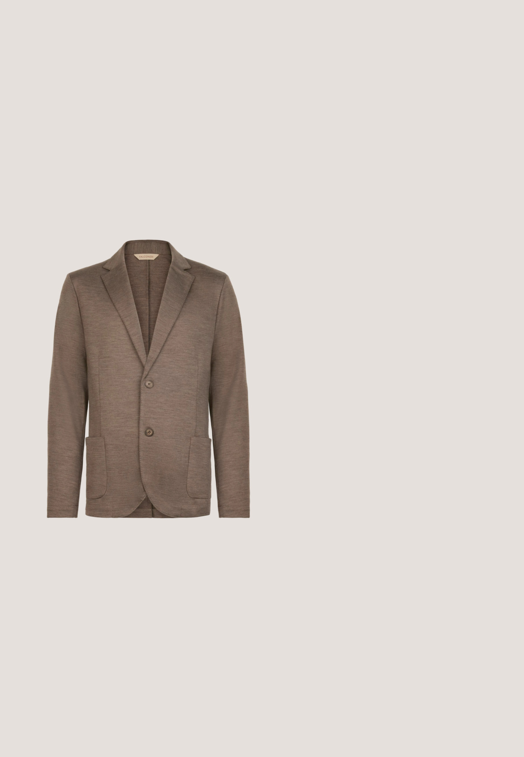 Brauner Strickblazer mit glatter Textur, Reverskragen, zwei Knopfverschluss und zwei Vordertaschen. Einfaches Design, keine sichtbaren Muster.; Beige Langarm-Hemd für Männer mit Knöpfen in Braun, spitzem Kragen und tailliertem Schnitt.; Jack & Jones PREMIUM JPRSOLARIS TROUSER NOOS - Chino - smokey olive; Hellbraune Mokassin-Slipper aus Wildleder mit gesteppten Details, Schleife oben, Gummisohle mit Grip und kleinem Logo an der Ferse.; Langer gemusterter Schlips mit wiederholenden kreisförmigen Blumenmotiven in Beige und Braun auf olivgrünem Hintergrund.; Geflochtener Gürtel aus beige und hellbraunem Stoff mit einer silbernen Metallschnalle und Wildledereinsätzen am Ende.