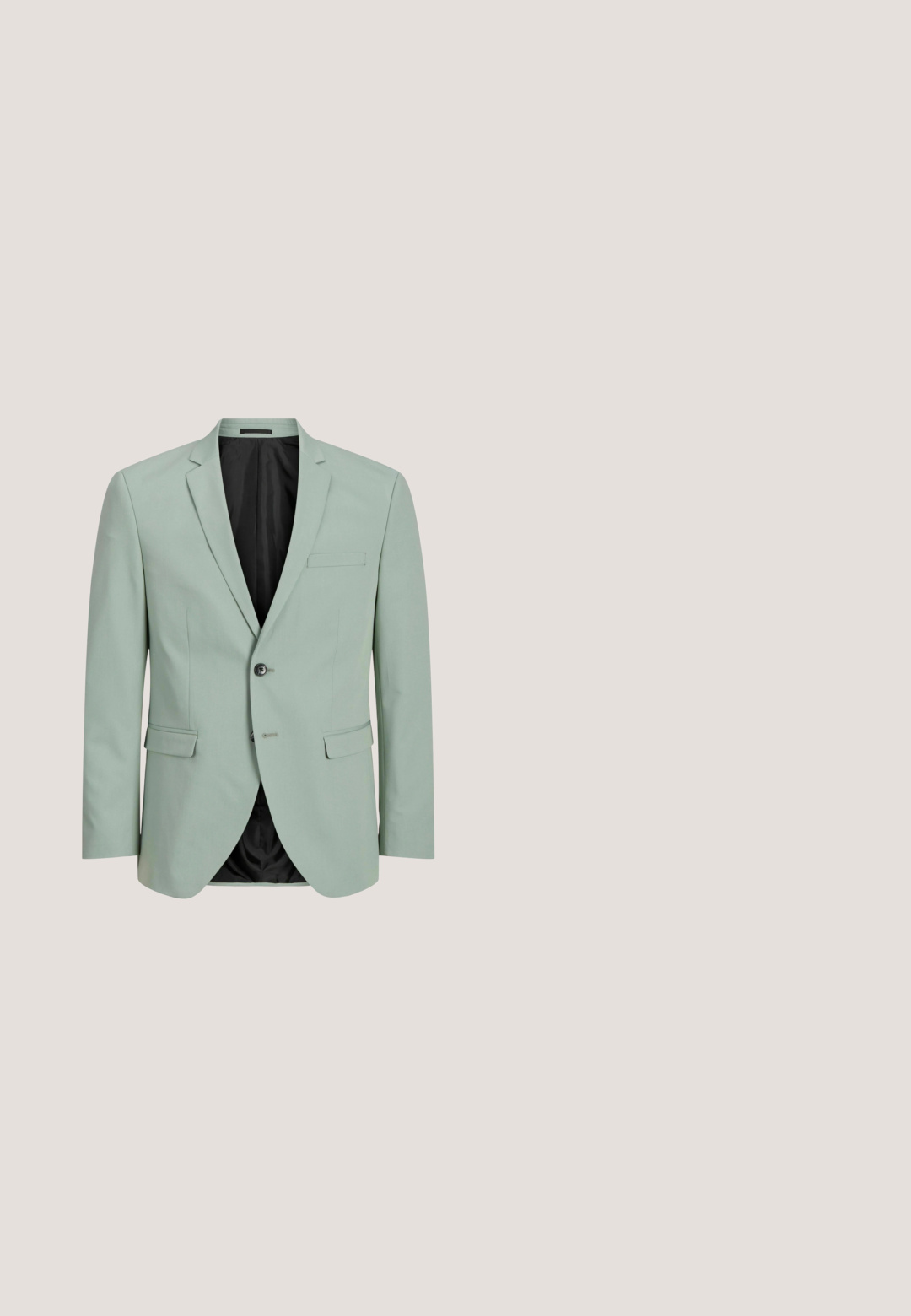 Hellgrüner, maßgeschneiderter Blazer mit zwei vorderen Klappentaschen, einer Brusttasche, zwei Knöpfen und schwarzer Innenfutter, frontseitig präsentiert.; Hellgrünes Poloshirt mit strukturiertem Kragen, kurzen Ärmeln und gesticktem Emblem auf der linken Brust. Weicher Stofffinish.; Hellgrüne, taillierte Hose mit glatter Textur, schmaler Passform und Fronttaschen. Verfügt über einen einzelnen Knopfverschluss und Gürtelschlaufen.; Grüner Veloursleder-Slipper mit brauner Sohle und niedrigem, gestapeltem Absatz, versehen mit einem gestickten Riemen über dem Oberteil.; John Henric SOLID WOVEN - Krawatte - light green; Grauer geflochtener Stoffgürtel mit glänzender, silberner rechteckiger Schnalle, auf weißem Hintergrund aufgewickelt.