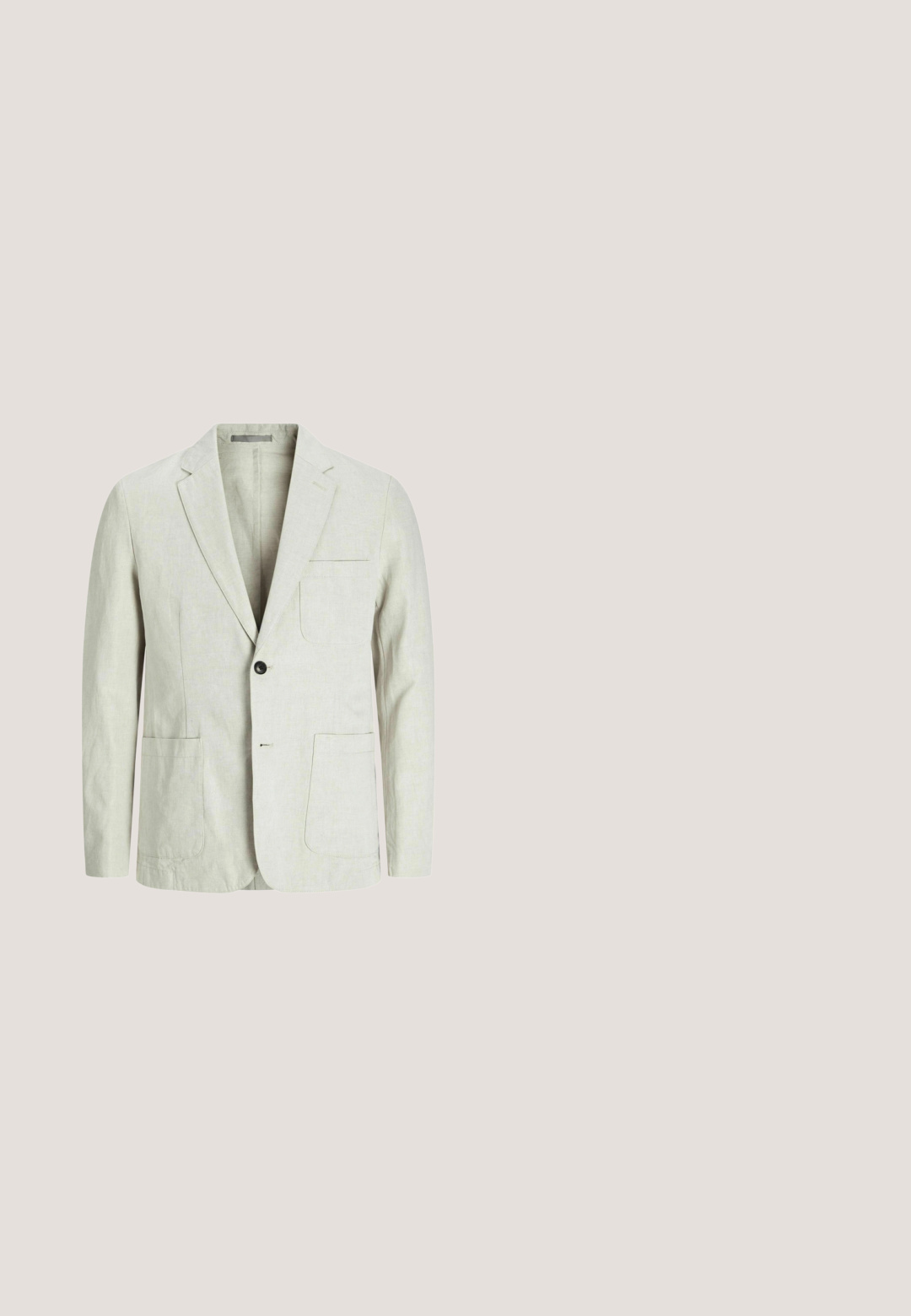 Lys grå linned blazer med en struktureret design, notch-lapper, to forlommer, enkelt knaplukning og minimal detaljering.; Olivengrøn sweater i ribbet tekstur med rund hals, lange ærmer og tætsiddende manchetter og nederste kant. Fremstillet af blødt, åndbart materiale.; Kortærmet skjorte i et creme- og sort geometrisk mønster. Har en krave-udskæring og knaplukning foran. Lavet af letvægtsstof.; Lysbeige bukser lavet af blødt stof, med elastisk talje og vidde i benene. Subtil branding i hvidt foran.; Beige ruskindssko med slip-on, fletmellemsål i jute og hvid gummiydersål, designet til afslappet brug.; Brun ruskinds crossbody-taske med en tekstureret overflade, rektangulær form, frontlogo-detalje og justerbar strop af stof. Sølvfarvede metaldele.