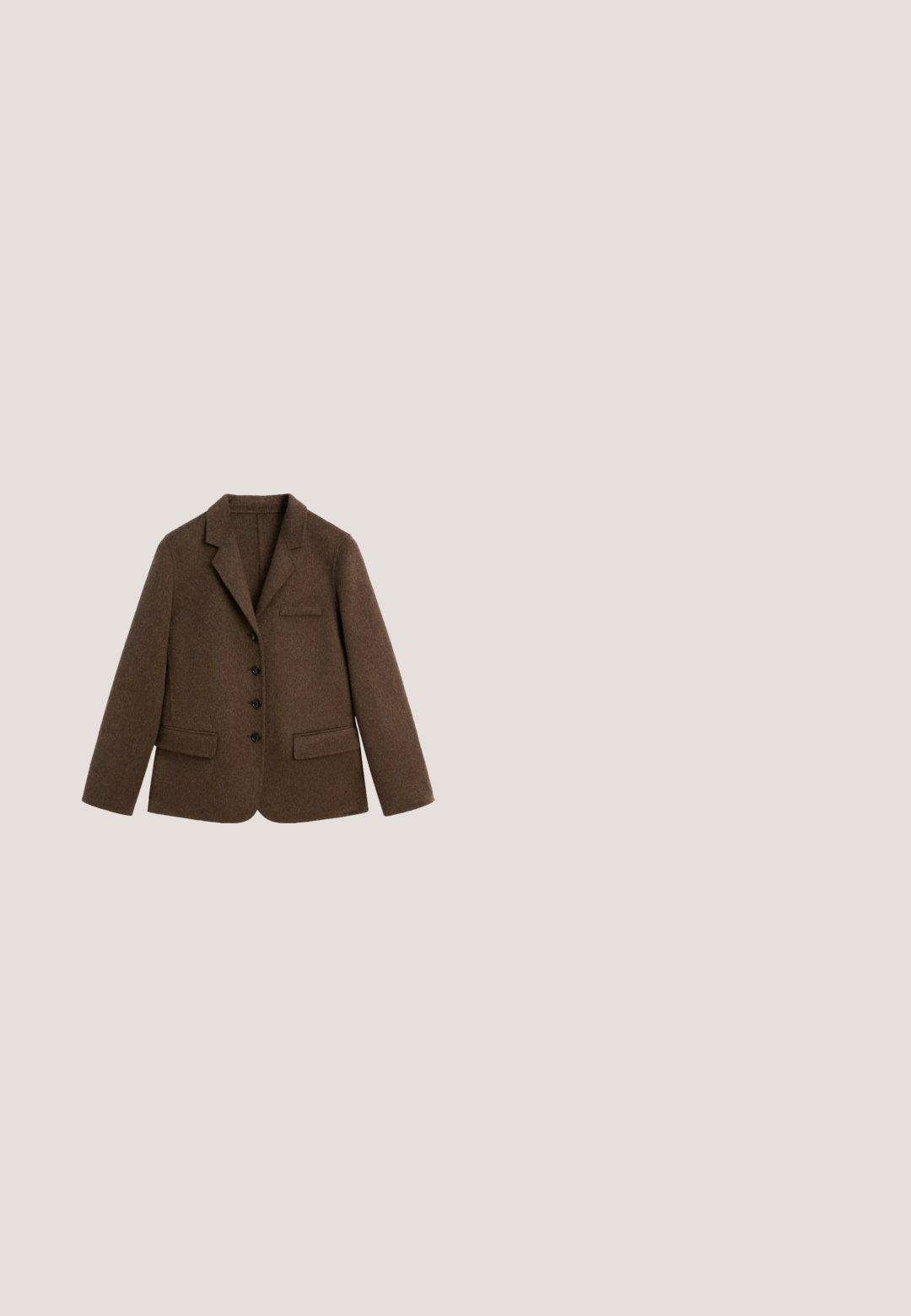 Brun uldblazer med hakkede revers, fire knapper, to frontlommer med klap og en brystlomme, vist på en ensfarvet baggrund.; Lysebeige strikket cardigan med V-udskæring, kabelstrikkemønster og fem brune knapper ned foran. Ribstrikkede manchetter og kant.; Hvid langærmet bluse med Peter Pan krave, sort satin butterfly ved halsen og perleknapper foran.; Beige plisseret midi-nederdel med høj talje, jævnt fordelt lodrette plisseringer og en udvidet A-linje silhuet.; Brune læder dress sko med brogue-detaljer, snørebånds lukning, rund tå og en lav stablet hæl. Poleret finish og indviklede perforeringer.; Silkesløjfe med en ulv på en sten under en fuldmåne, omgivet af forskellige blomster, blade, sommerfugle og små dyr i livlige farver.