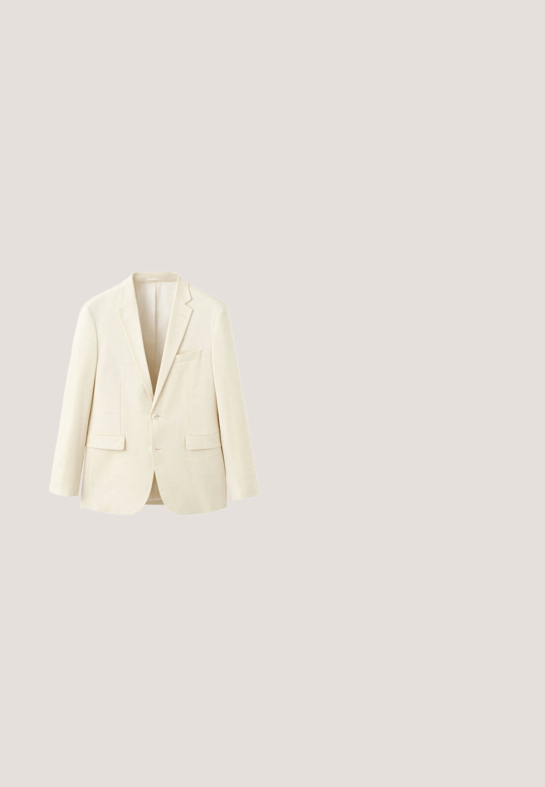 Blazer crème à un bouton avec revers à encoche, deux poches avant à rabat et une poche poitrine, présenté sur fond blanc.; Chemise rose clair à manches courtes avec col camp et cinq boutons sur le devant, faite en tissu léger.; Pantalon décontracté beige avec taille élastique, bouton, cordon de serrage, deux poches latérales et jambes fuselées.; Mocassin slip-on en daim marron avec semelle en caoutchouc beige et détails de couture minimalistes, présenté de côté sur fond blanc.; Sac bandoulière Guess marron avec motif de logo répétitif, poche zippée à l'avant, sangle réglable et emblème triangulaire de la marque.; Ceinture en tissu tissé présentant des tons marron, beige et bleu, avec une boucle rectangulaire en métal argenté et un accent en cuir marron texturé.