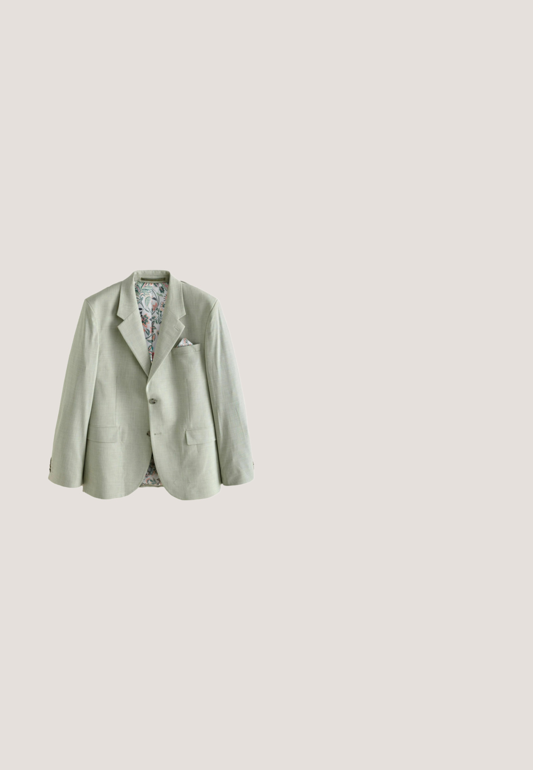 Blazer vert clair à deux boutons, revers crantés, poches avant, doublure et pochette à motif floral.;  pull en tricot beige avec une texture côtelée, col rond et manches raglan. Présente une coupe décontractée et sans fermetures visibles.; Chemise blanche à boutons, à manches longues, avec un col standard et une patte de boutonnage dotée de boutons beiges. Tissu lisse avec une coupe ajustée.; Pantalon beige à jambes droites avec passants de ceinture, bouton à l'avant, fermeture éclair et poches latérales en biais.; Mocassins en cuir marron avec une finition lisse, présentant un design brodé, un style à enfiler et une semelle en caoutchouc texturée pour une traction optimale.; Ceinture en daim marron avec une boucle rectangulaire en argent, présentant une texture lisse et plusieurs trous d'ajustement sur toute sa longueur.