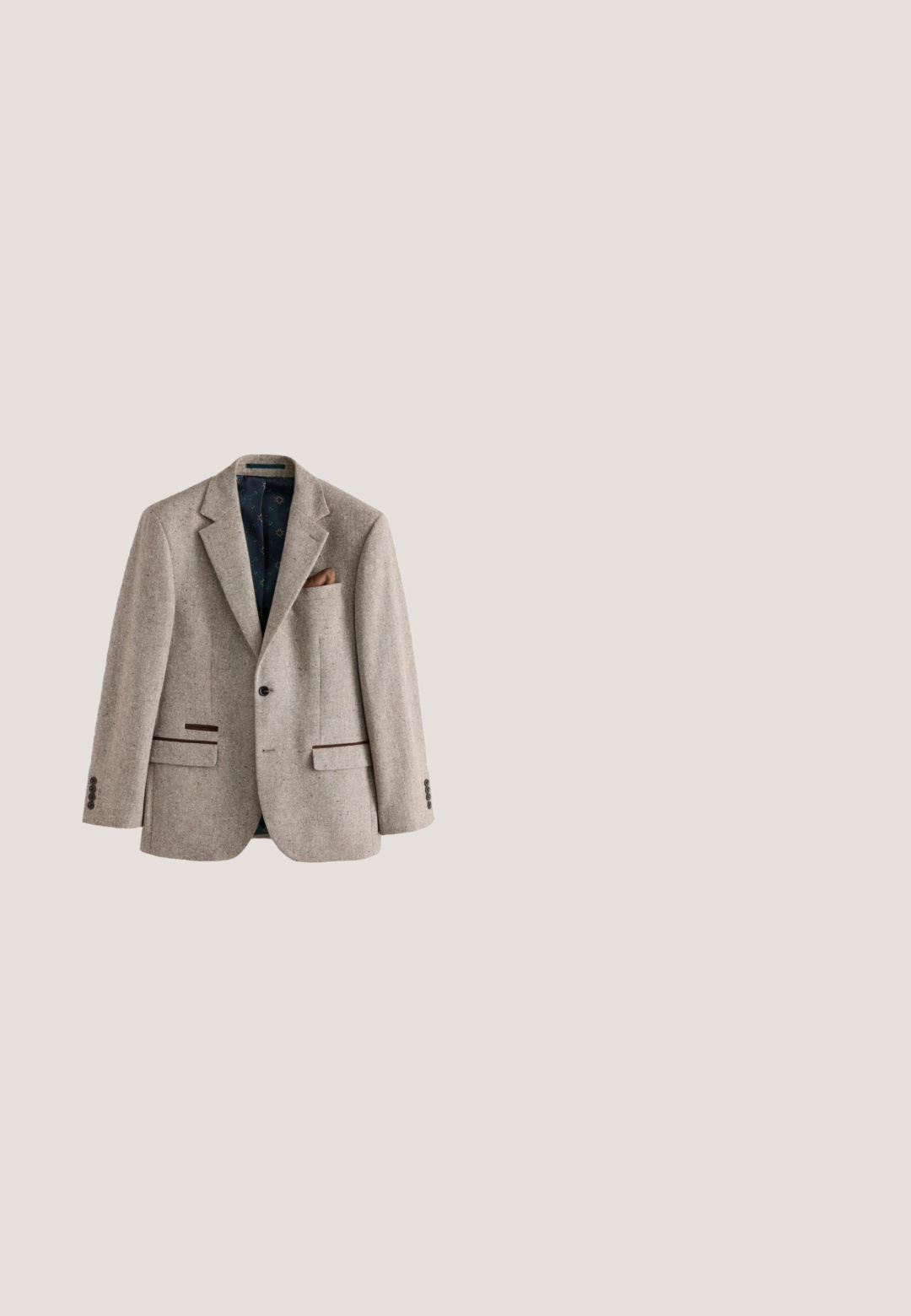 Beige sprættet blazer med hakkede revers, mørkebrun kant på lommerne, lukning med en knap og en brun lommetørklæde i brystlommen.; Sort kabelstrikket cardigan med V-hals, knapfront, lange ærmer og ribbede manchetter og kant. Har et tekstureret mønster over det hele.; Beige og hvid lodretstribet langærmet skjorte med krave og brystlomme, vist fladt uden person.; Brune fløjlbukser med lige snit, der har frontfolder, skrå lommer og en enkelt knaplukning i taljen.; Brune læder brogue pent sko med perforerede detaljer og sorte såler, vist side om side på en hvid baggrund.; Brun slidt læder messenger taske med top håndtag og justerbar mørk stof skulderrem, minimal syning og klaplukning.