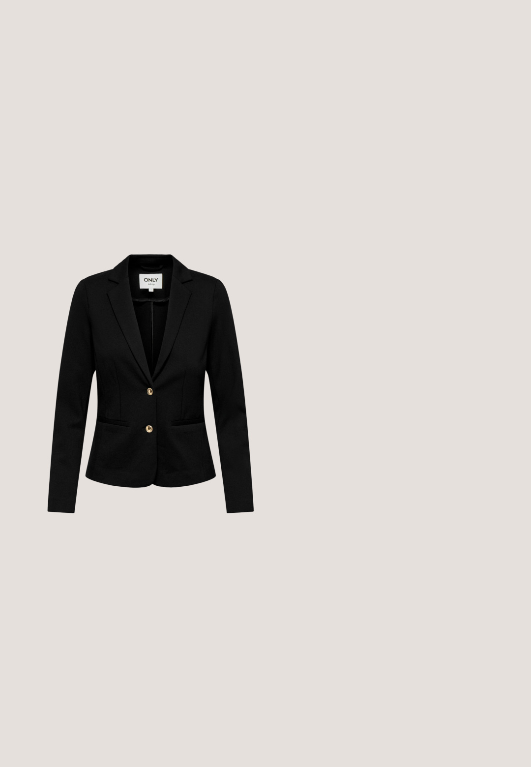 Blazer noir pour femme sur mesure avec deux boutons dorés, revers crantés et poches fendues à l’avant, étiqueté "ONLY" à l’intérieur du col.; Haut noir sans bretelles en velours doux, avec un corsage ajusté et une ceinture noire à boucle dorée à la taille.; Pantalons larges noirs avec une taille plate, comportant des plis à l'avant et une texture lisse. Pas de poches ni de matériel visible.; Escarpin slingback à talon haut en cuir verni noir à bout pointu avec une fine bride et un détail nœud à l’avant.; Sac à main en cuir noir brillant avec deux poignées supérieures et une petite boucle dorée sur la sangle latérale.; Collier ras-du-cou en or ouvert avec un design métallique lisse, légèrement torsadé et une finition polie sur fond blanc.