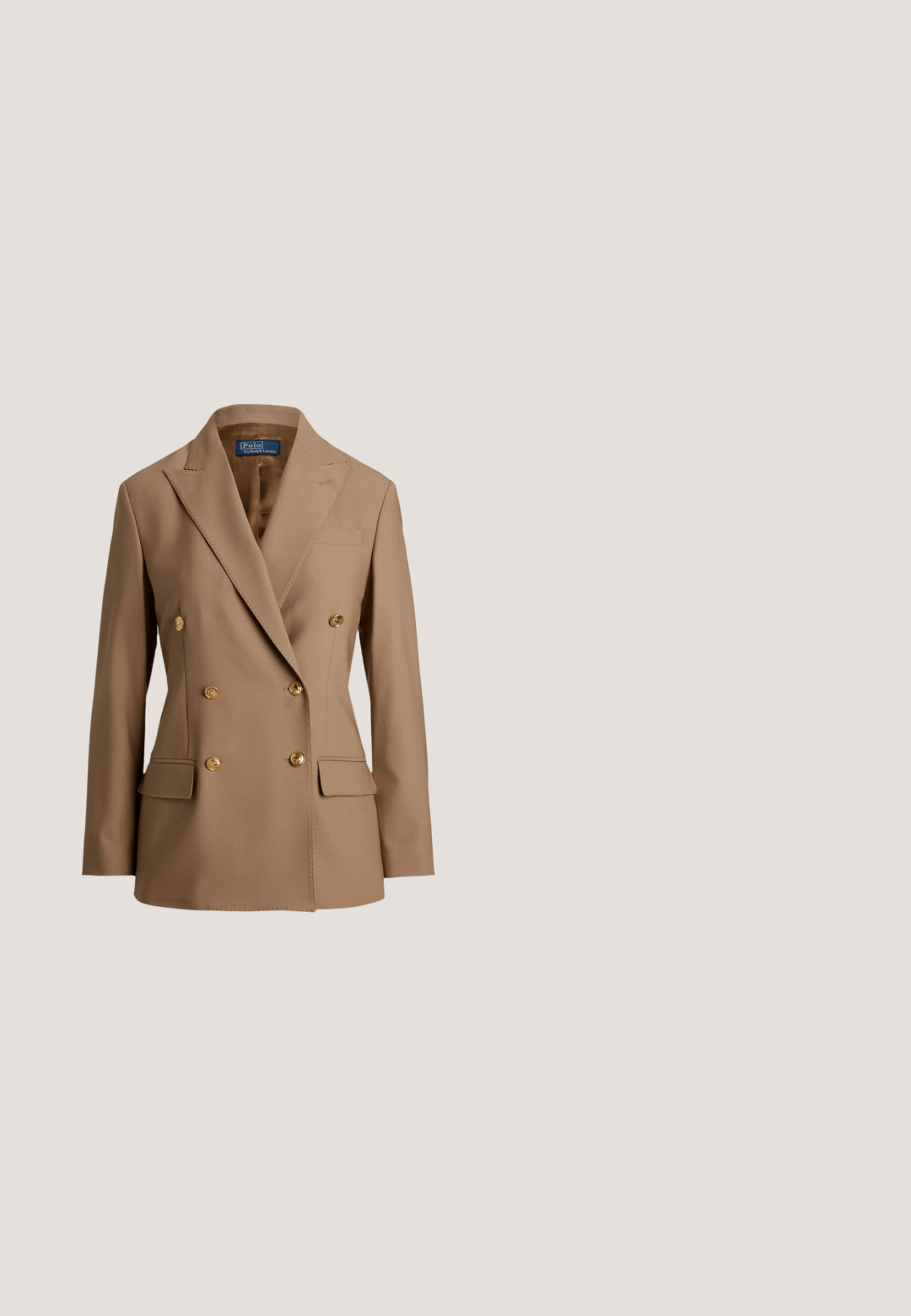 Blazer croisé en tissu marron clair, doté de boutons dorés, de revers crantés et de deux poches avant avec une texture lisse.; Chemise blanche à manches longues, boutonnée, avec un col classique et des boutons visibles à l'avant, présentée sur un fond uni.; Pantalons slim beige pour femmes avec taille haute, deux boutons sur le côté et une petite poche à rabat boutonnée près de la taille.; Botte haute en cuir marron avec un talon bas empilé et une bride décorative avec une boucle dorée autour de la cheville.; Main tenant un sac à main en cuir marron en forme de croissant avec une boucle argentée, portant un manteau à carreaux marron et une manche blanche avec poignet.; Ceinture en cuir brun avec une texture lisse, dotée d'une boucle en métal doré et d'une extrémité effilée. Design simple avec une finition classique.