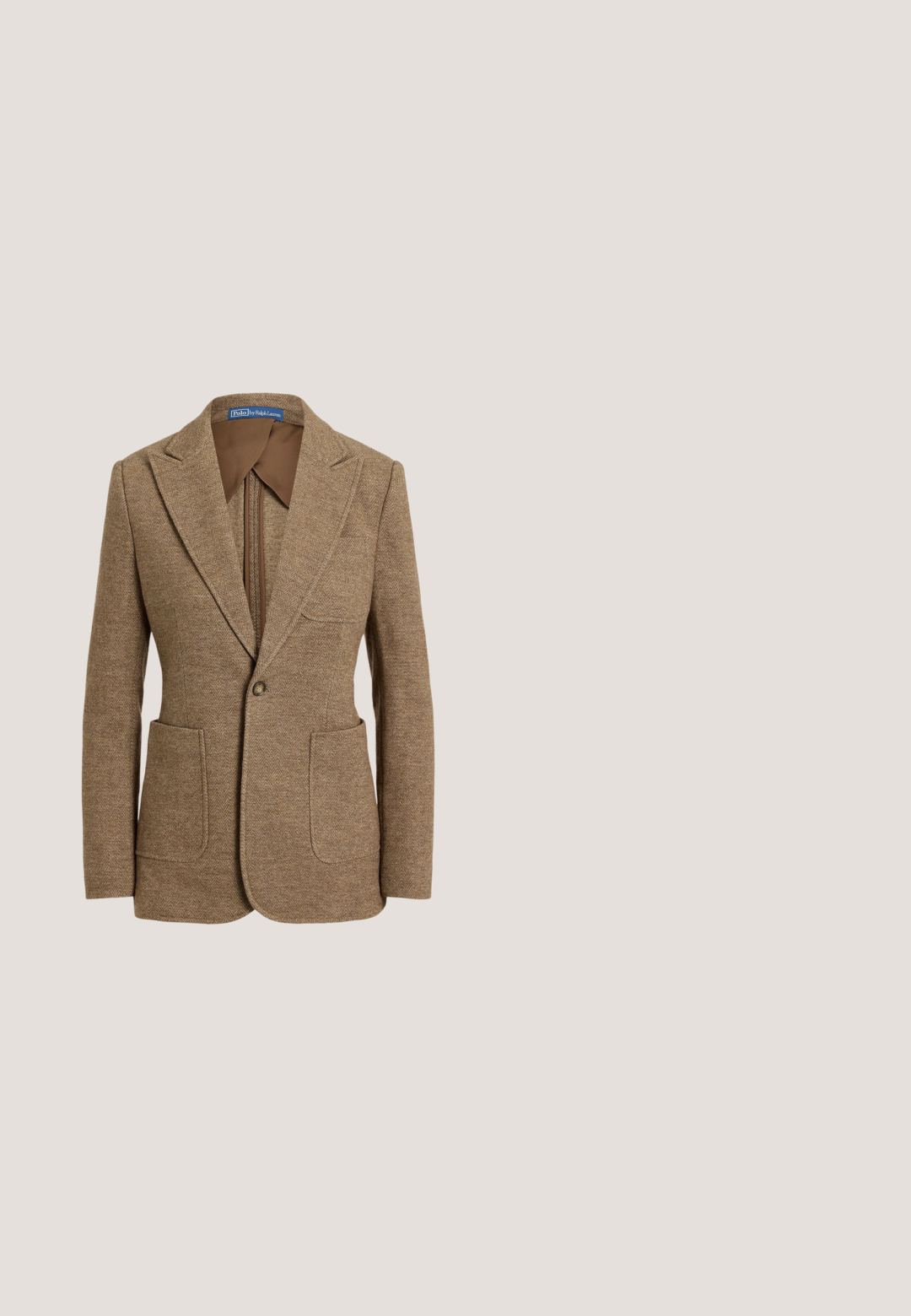 Brun uld blazer med sildebensmønster, med notch revers, to forlommer med lapper, lukning med en knap og en glat brun foring indvendigt.; Hvid bluse lavet af lace-lignende stof med en klassisk krave, lange ærmer med scalloped manchetter og en knaplukning foran med dekorative detaljer.; Mørkegrå knælængde A-formet nederdel med linning og subtile plisseringer på forsiden.; Chie Mihara KAYLA - Pumps - sucre choco/kimera leche; Brun læderhåndtaske med top håndtag og rundt guldlås med drejelås på frontklappen, sat mod en hvid baggrund.; Brune læderhandsker med en glat tekstur, fem-finger design og en lynlåsdetalje ved håndleddet med samlet stofdetalje.