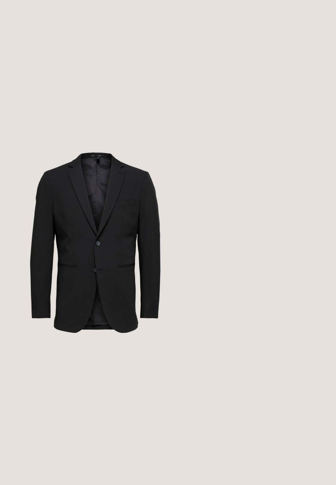 Čierny blazer z hladkej tkaniny, so zárezovým golierom, dvoma gombíkmi a dvoma prednými vreckami, s elegantným, prispôsobeným strihom.; Čierna košeľa s dlhým rukávom a špicatým golierom, s predným zapínaním na gombíky a gombíkmi na manžetách. Hladká látka s jemným leskom.; Čierne priliehavé spoločenské nohavice s gombíkovým zapínaním a pútkami na opasok, zobrazené vo zvislej polohe na bielom pozadí.; Čierna kožená pánska spoločenská obuv so šnúrkami, nízkym opätkom a hladkým lešteným povrchom, zobrazená z vonkajšej strany.; Reiss LIAM POLKA DOT - Kravata - black; Čierny kožený opasok so striebornou obdĺžnikovou kovovou prackou a jednou slučkou na zapínanie.