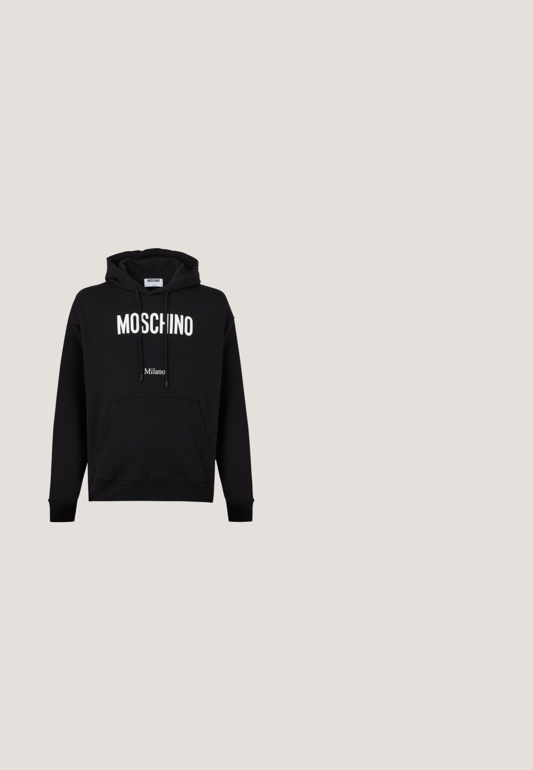 Mustast puuvillast dressipluus kängurutasku, nööriga kapuuts ja valged "MOSCHINO" ja "Milano" logotekstiga. Sile tekstuur, klassikaline lõige.; Lihtne must lühikeste varrukatega T-särk ümara kaelusega ja väikese musta logoga vasakul rinnal, valge taustaga.; Nike jooksupüksid hallis ja mustas värvitoonis, millel on kolmnurkne värvi blokktehnika, elastne vöökoht reguleeritava stringiga ja küljetaskud.; Valge vabaajajalats tekstuurse lõuendpealsega, siledate beežide detailidega kandadel ja kummist tallaga. Omaduseks ümar ninaosa ja paeltega kinnituse disain.; Armani Exchange Päikeseprillid - matte black; Must ristkülikukujuline risti kandmise kott reguleeritava rihmaga ja ees BOSS logo, ühetoonilise heleda tausta ees.