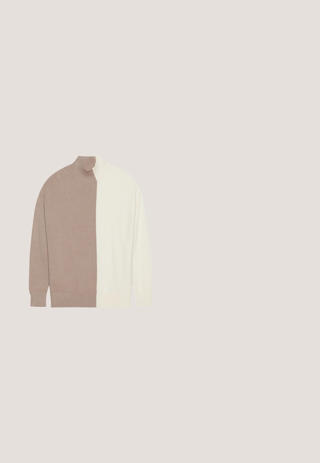 Turtleneck sweater med en farveblokdesign i lys beige og creme, lavet af blødt strikkemateriale, med ribbede manchetter og kant.; Napapijri RENDENA - Skjortebluser - sand beige; Lyseblå denimjeans med et afslappet fit, lige ben, fem lommer og kontrasterende syninger. Har en knap- og lynlås-lukning.; Beige ruskind snørebåndssko med rund tå, tekstureret overdel og en kraftig, cremefarvet gummisål med udtalt mønster for godt greb.; Flødefarvet rektangulær håndtaske med en central oval metaldetalje og en guldkæde som rem.; Par af guldbøjleøreringe, den ene plain og den anden med en grøn ædelsten og små klare krystaller, vist på en hvid baggrund.