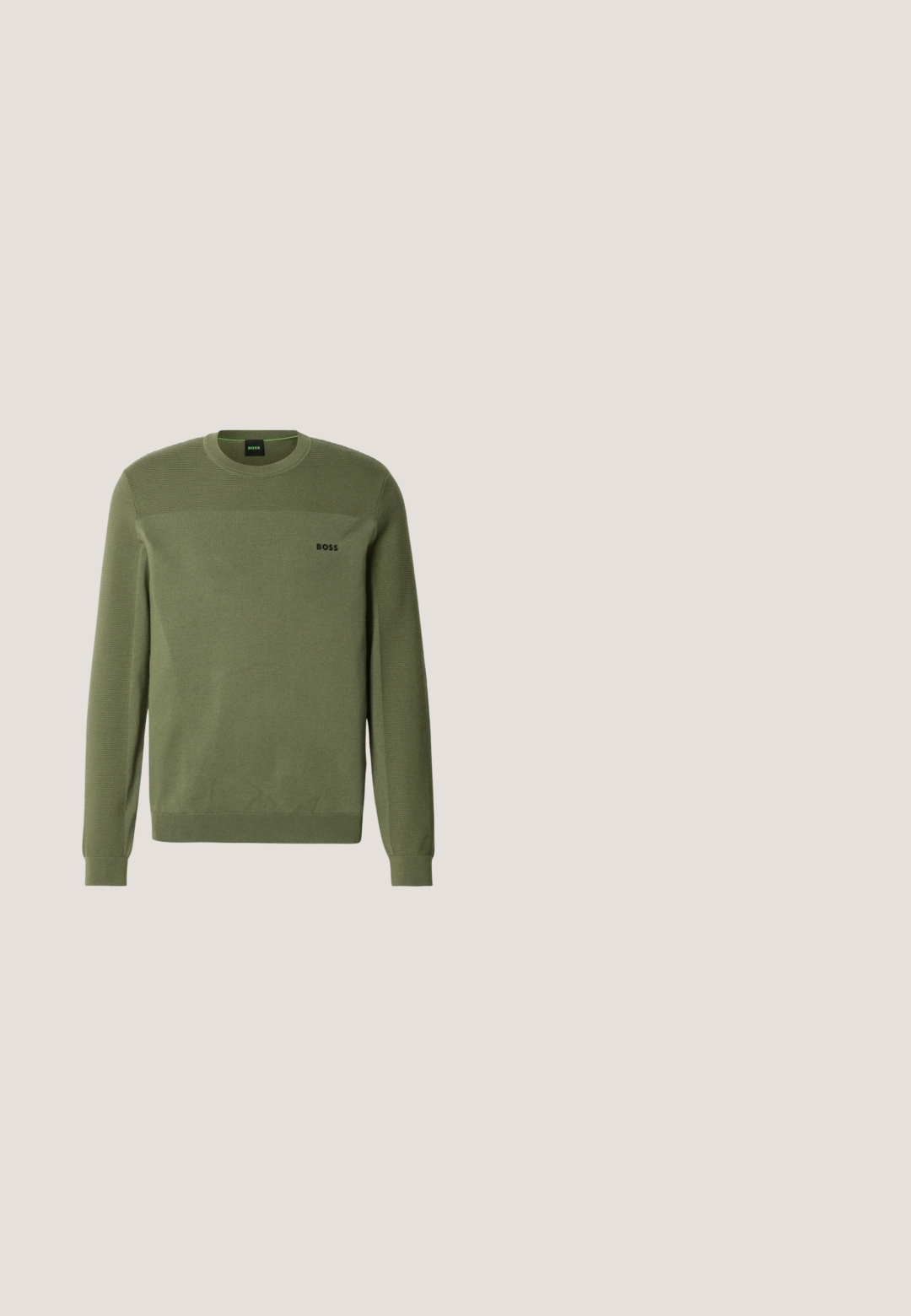 Suéter verde oliva con cuello redondo, patrón de tejido texturizado, puños y dobladillo acanalados. Presenta un logo sutil en el pecho.; Camiseta de algodón suave de manga corta en verde oliva con cuello redondo y diseño sencillo, que presenta un logotipo sutil en el escote.; Pantalones de pana verde oliva con un corte relajado, que presentan pliegues, una cintura elástica y piernas entalladas. Tejido texturizado con costillas verticales.; Zapatilla verde oliva con parte superior de cuero texturizado y suela de goma negra contrastante. Presenta cordones beige y un branding minimalista.; Gafas de sol negras con lentes rectangulares, acabado mate, montura gruesa y brazos delgados con un discreto detalle de marca.; Bolso cruzado de tela color verde oliva con dos bolsillos frontales con cremallera, correa ajustable negra y parche con el logotipo negro. Forma rectangular con superficie texturada.