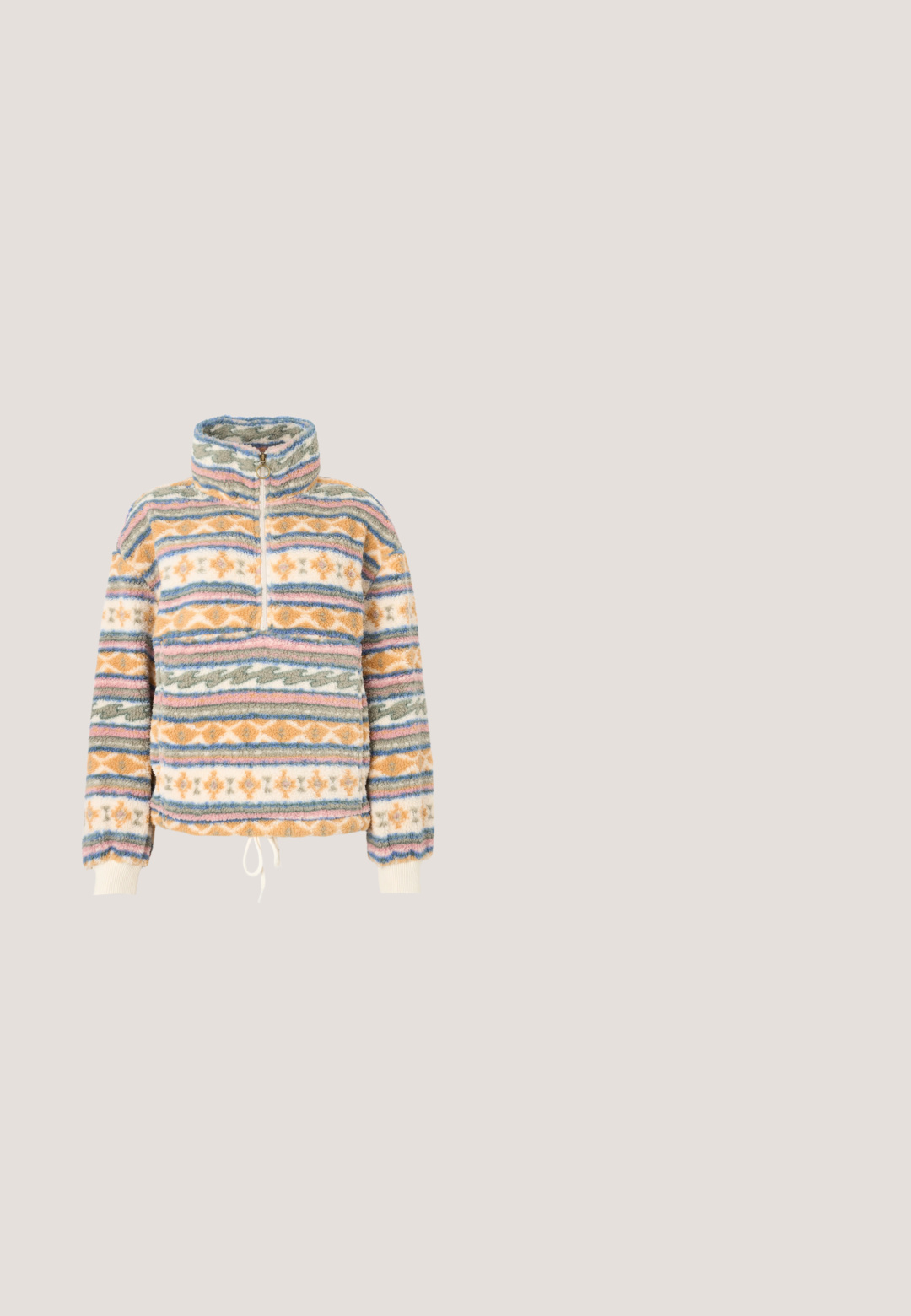 Fleece pullover met een hoge kraag en een halve ritssluiting. Voorzien van meerkleurige verticale strepen in oranje, blauw en crème. Zachte textuur.; Mouwloos geribd lila cropped top met ronde halslijn, maat small, en merkembleem JJXX aan de binnenkant van de rug.; Lichtblauwe denimjeans met een ontspannen pasvorm, voorzien van een hoge taille, vijf-pocketontwerp en subtiele vervaging met rafelige zoomdetails.; Lage beige suède winterlaars met dikke zool en achterste lipje, op een plain witte achtergrond, weergegeven in zijprofiel.; Crème kleurige tas met een zachte, pluizige textuur. Gebogen vorm en een brede schouderband voor gemakkelijk dragen. Eenvoudig ontwerp, zonder zichtbare hardware of accenten.; Gouden ketting met een grote hartvormige hanger, met een gedraaide schakelontwerp en een sluiting met een verstelbare ketting.