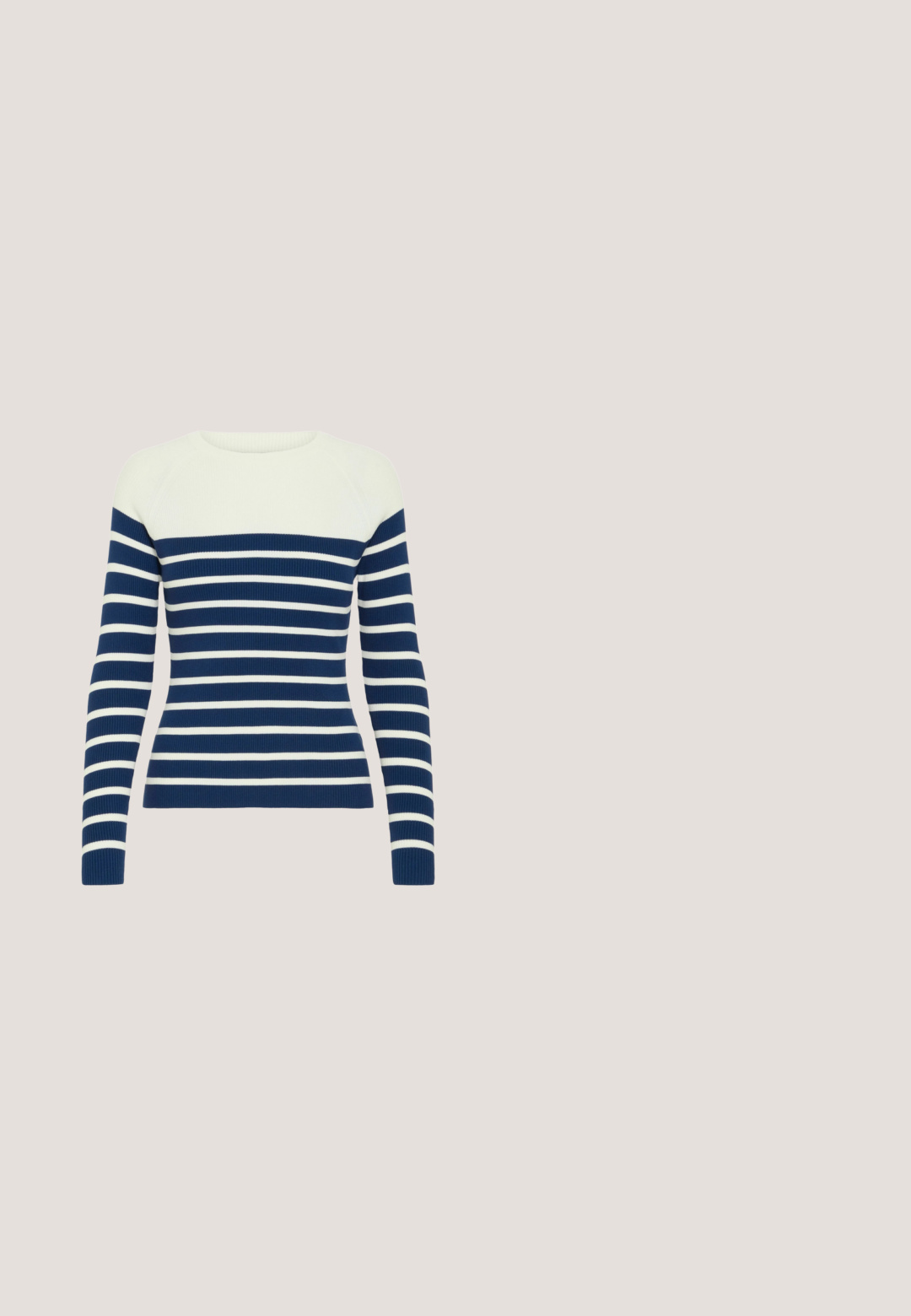 Suéter de punto a rayas en azul marino y blanco, con mangas largas, textura acanalada, cuello redondo y diseño ajustado.; Camisa de mezclilla azul claro con un cuello de pana oscuro, que cuenta con dos bolsillos en el pecho, cierre de botones y mangas largas con puños oscuros.; Vaqueros de mezclilla con un lavado azul medio, diseño de pierna recta, cinco bolsillos y costuras de contraste en las costuras.; Zapatilla de deporte de ante beige y tela con cordones blancos, un detalle en color crema y suela de goma marrón. Presenta la marca "Pepe Jeans" en el lateral.; Pepe Jeans JANA SHOULDER - Bandolera - beige; Pilgrim UNFOLD - Pendientes - gold