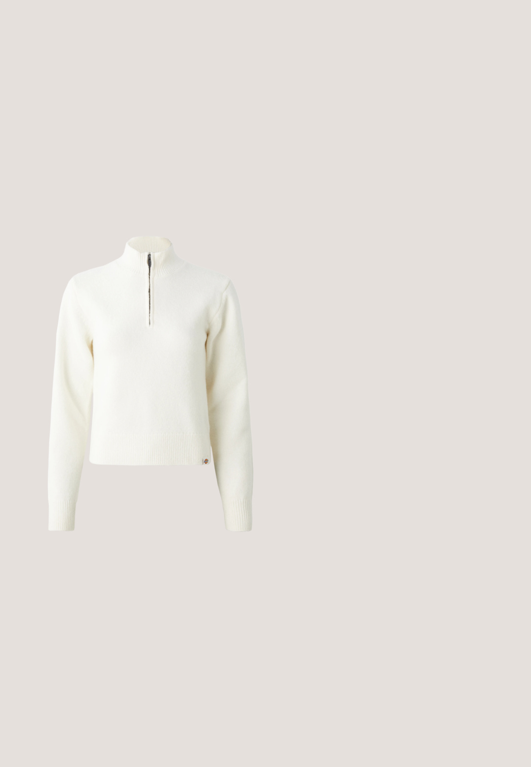 Hvid, sweater med lynlås ved halsen og lange ærmer. Lavet af et blødt strikmateriale, med ribbede manchetter og kant. Diskret mærke-logo ved kanten.; Ribbet kropsnær kjole i mørk lilla, med tynde stropper og en tætsiddende silhuet, lavet af et strækbart strikstof.; Hvide sportsko med lyserøde accenter, lavet af ruskind og læder, rund tå og gummisål, vist med lyse sokker på en gul baggrund.; Mørkeblå denim skuldertaske med knyttede stropender og en enkel rektangulær form mod en hvid baggrund.; Sølv hjerteformede hængelåse med indgraveret "JA" og "NEJ" tekst, poleret finish, symmetrisk design og en robust metalklap.; Sort læderbælte med en glat overflade, oval sølvmetalspænde og flere justeringshuller langs stroppen. Flad, minimalistisk design.