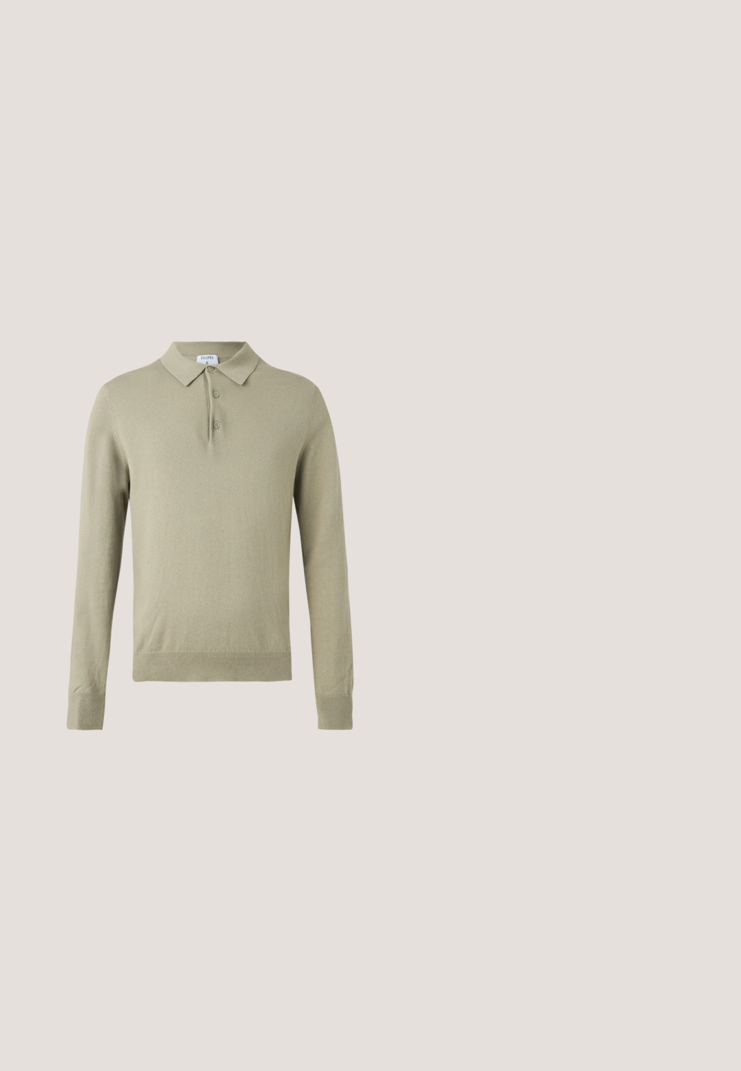 Lysebeige langærmet strikket polo med tre knapper og ribbede manchetter, vist mod en ensfarvet lys baggrund.; Rutig jakke i blå, grå og orange. Fremstillet af stof med en glat tekstur. Har en krave, fortil knapper og to store påsyede lommer.; Mørkeblå denim wide-leg jeans med en kæde med rhinsten fastgjort på venstre side og synlige orange sømme på lommerne og kanten.; Brun læder ankelstøvle med en glat overflade, elastiske sidepaneler, en rund tå, dekorativ syning og en lav blokhæl.; Mørkebrun lædertaske med flaplukning og justerbar stofrem på hvid baggrund.; Mørkebrunt læderbælte snoet med en sølv metalspænde og sølv accenter på løkken og spidsen mod en ensartet lys baggrund.