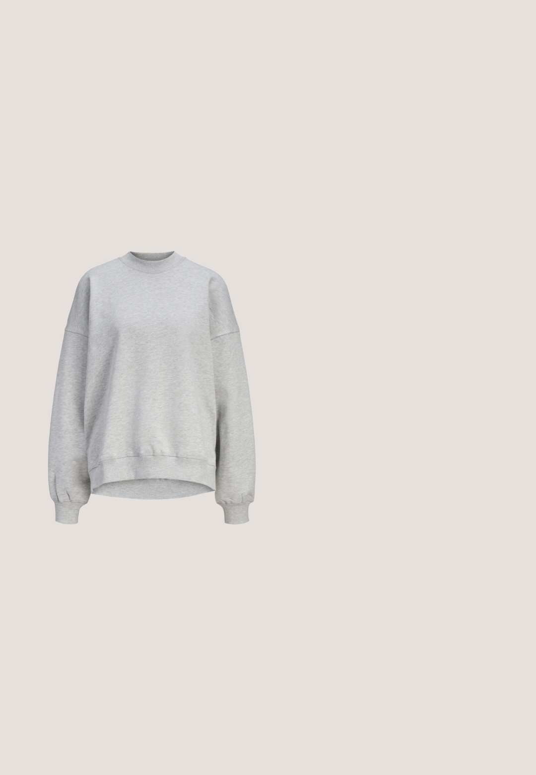 Sweat-shirt gris clair à manches longues avec poignets côtelés, col rond côtelé et ourlet arrière légèrement plus long.; Débardeur noir côtelé avec un col rond et un petit logo en triangle argenté au centre devant. Design ajusté sans manches.; Jean en denim noir avec une coupe droite. Comprend cinq poches, une fermeture à bouton à l'avant et des détails de couture subtils le long des coutures.; Bottine en cuir marron avec rembourrage noir, œillets dorés et semelle texturée. Présente un logo circulaire sur le côté et des accents de couture.; Lunettes de soleil rondes teinte brun avec une monture bordeaux brillante. Branches fines avec un détail de marque subtil. Design de verres plats.; Boucles d'oreilles argentées en forme de cœur, avec des designs de cœurs superposés, une finition lisse et des accents courbés.