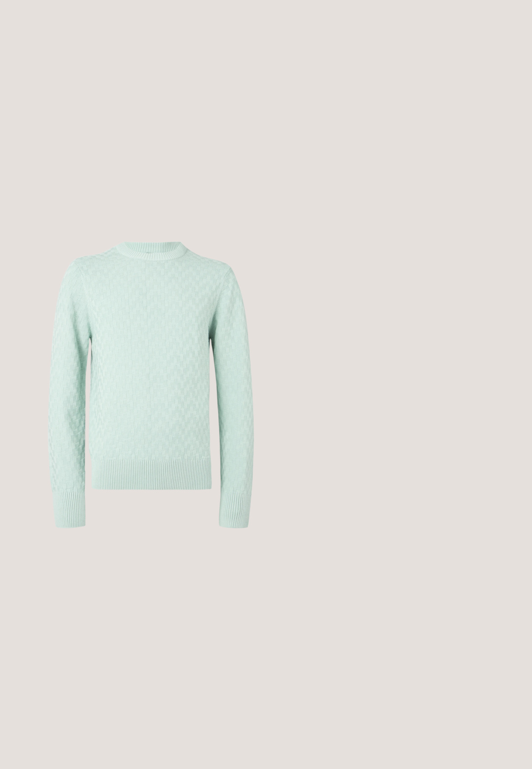 Pull en maille à manches longues de couleur vert menthe clair avec un motif géométrique texturé et des poignets, un ourlet et un col ras du cou côtelés.; Chemise grise à manches longues avec boutons, motif chaîne noire entrelacée et col pointu sur un fond clair uni.; Pantalon noir à coupe droite, en tissu lisse. Il présente une fermeture à bouton à l'avant et des détails de couture subtils. Conception simple sans motifs.; Mocassin en cuir noir à enfiler avec des détails tressés sur les côtés et un petit talon sur fond blanc uni.; Sac bandoulière en cuir marron foncé texturé avec une sangle réglable et un petit accent décoratif bleu sur le côté.; Ceinture en cuir tressé noir avec boucle argentée enroulée sur une surface blanche.