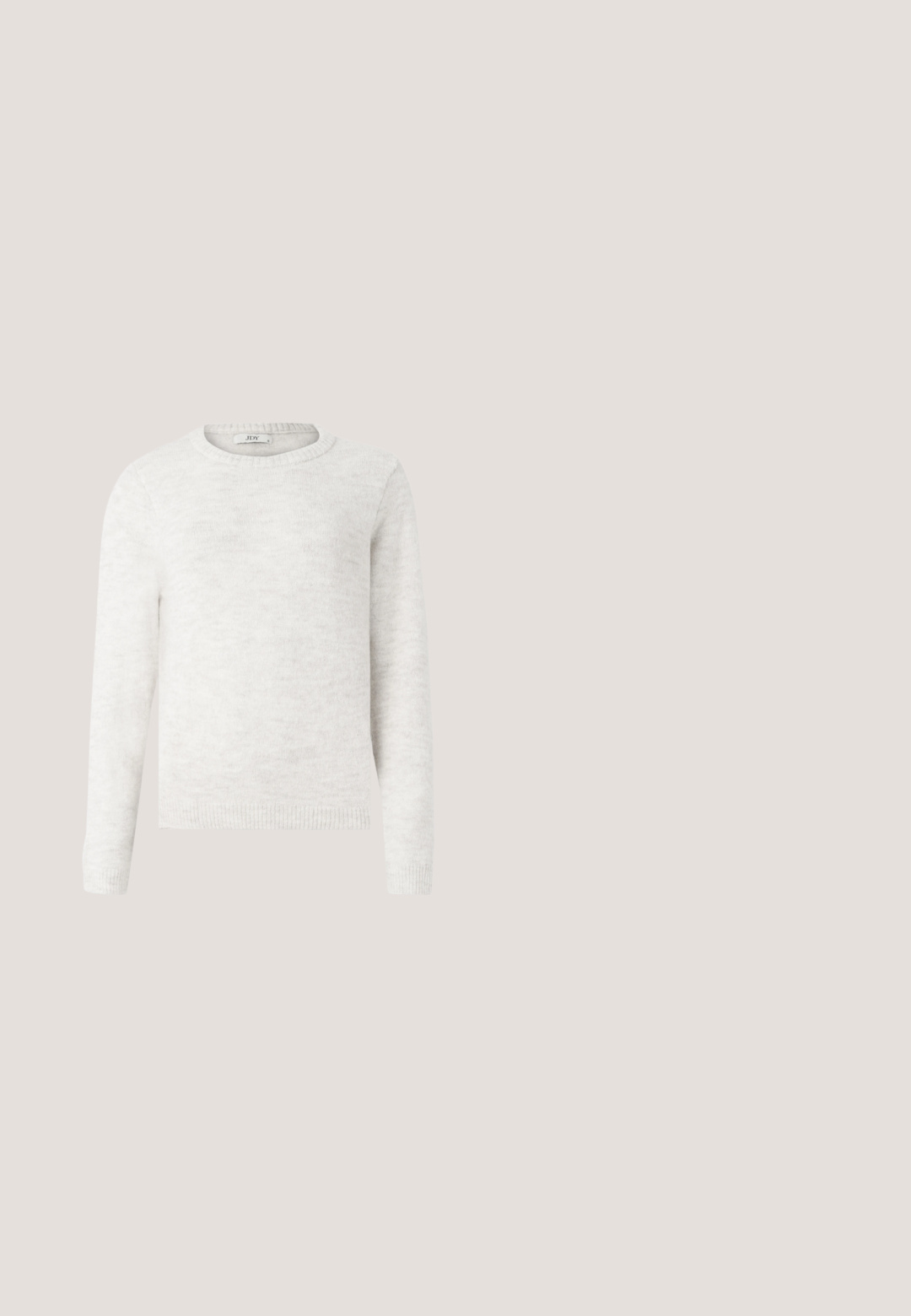 Un pull-over blanc doux à col rond avec de longues manches et des poignets, un ourlet et un col en côtes, présenté sur un fond uni.; Haut ajusté décolleté en beige clair, en matière côtelée. Présente des manches longues et une découpe centrale.; Jupe noire midi en tissu lisse avec une fente latérale et une silhouette droite, dotée d'un léger éclat. Ourlet ajusté.; Chaussure à talon haut noire à bout pointu et bride arrière reposant sur une surface capitonnée argentée brillante et métallique.; Sac fourre-tout en maille noire avec de longues poignées et un logo géométrique sur le devant, comprenant une petite pochette attachée de couleur menthe claire sur le côté gauche.; Boutons de manchette en argent avec des incrustations de coquillage d'abalone irisé rectangulaires sur un fond blanc uni.
