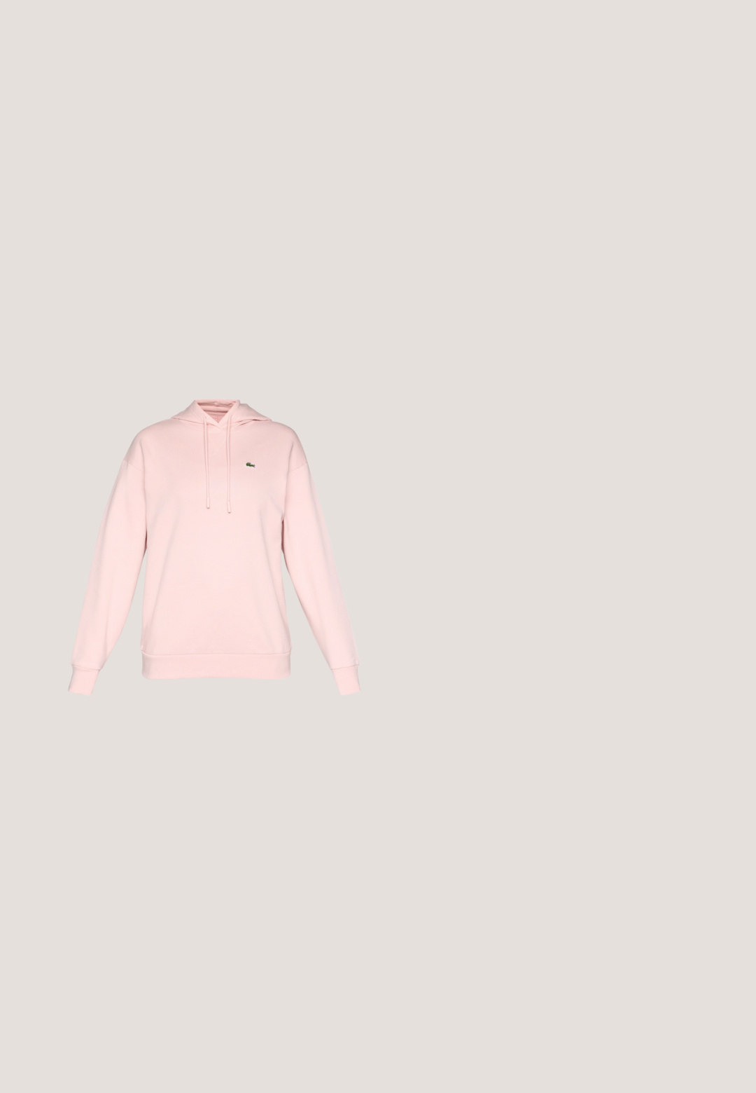 Roze hoodie van zachte stof met een trekkoordkap, ribbelmanchetten en -zoom. Bevat een klein groen logo op de bovenste linkerborst.; Marineblauw T-shirt met geribbelde textuur, witte gestreepte accenten op de kraag en mouwen, en een klein groen Lacoste-logo op de zak.; Donkerblauwe joggingbroek met elastische tailleband en enkels, vooraanzicht, gemaakt van zacht materiaal voor casual dragen.; Marineblauwe sportschoen met witte en roze zool, wit logo aan de zijkant, vetersluiting en meshdetails op de neus en zijkanten.; Lichtblauwe shopper met lange handvatten en ritssluiting, met een klein krokodillenlogo in het midden aan de voorkant.; Gouden oorringen met twee rechthoekige turkoois stenen op elke, weergegeven op een witte achtergrond.