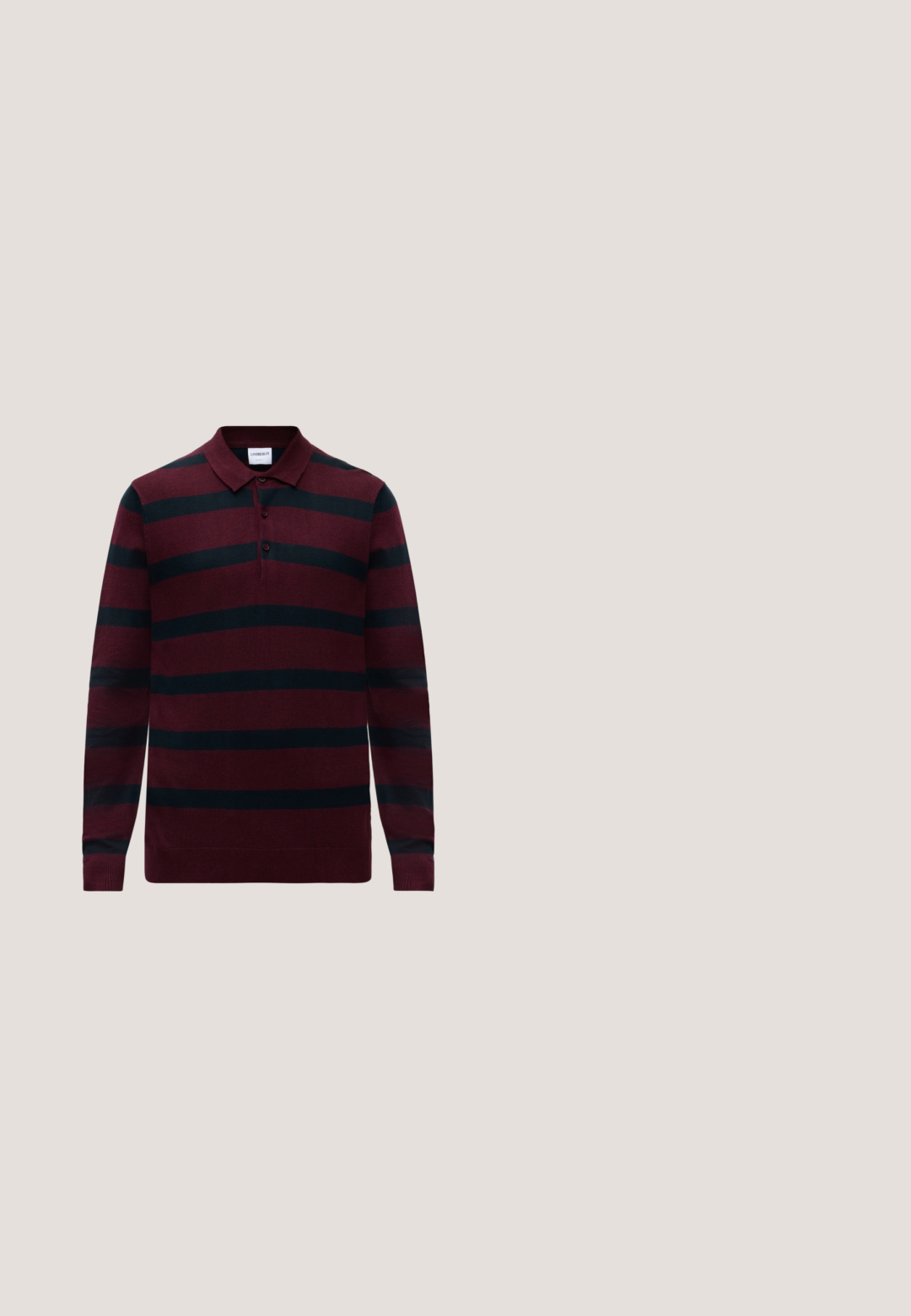 Pull polo bordeaux à manches longues avec des rayures noires horizontales et trois boutons au col.; Veste boutonnée marron foncé avec col, poche poitrine et deux poches inférieures à l'avant sur un fond uni clair.; Pantalon en coton léger de couleur vert olive avec une taille élastiquée, une fermeture à boutons, et une coupe droite. Pas de motifs ou accents visibles.; Mocassin en cuir bordeaux avec une finition lisse, des coutures décoratives et un bout arrondi. Il présente un petit talon noir.; Sac bandoulière en cuir marron foncé texturé avec une sangle réglable et un petit accent décoratif bleu sur le côté.; Ceinture en cuir marron avec une boucle rectangulaire en argent, texture lisse et doublure intérieure plus claire contrastante. Design simple et classique.