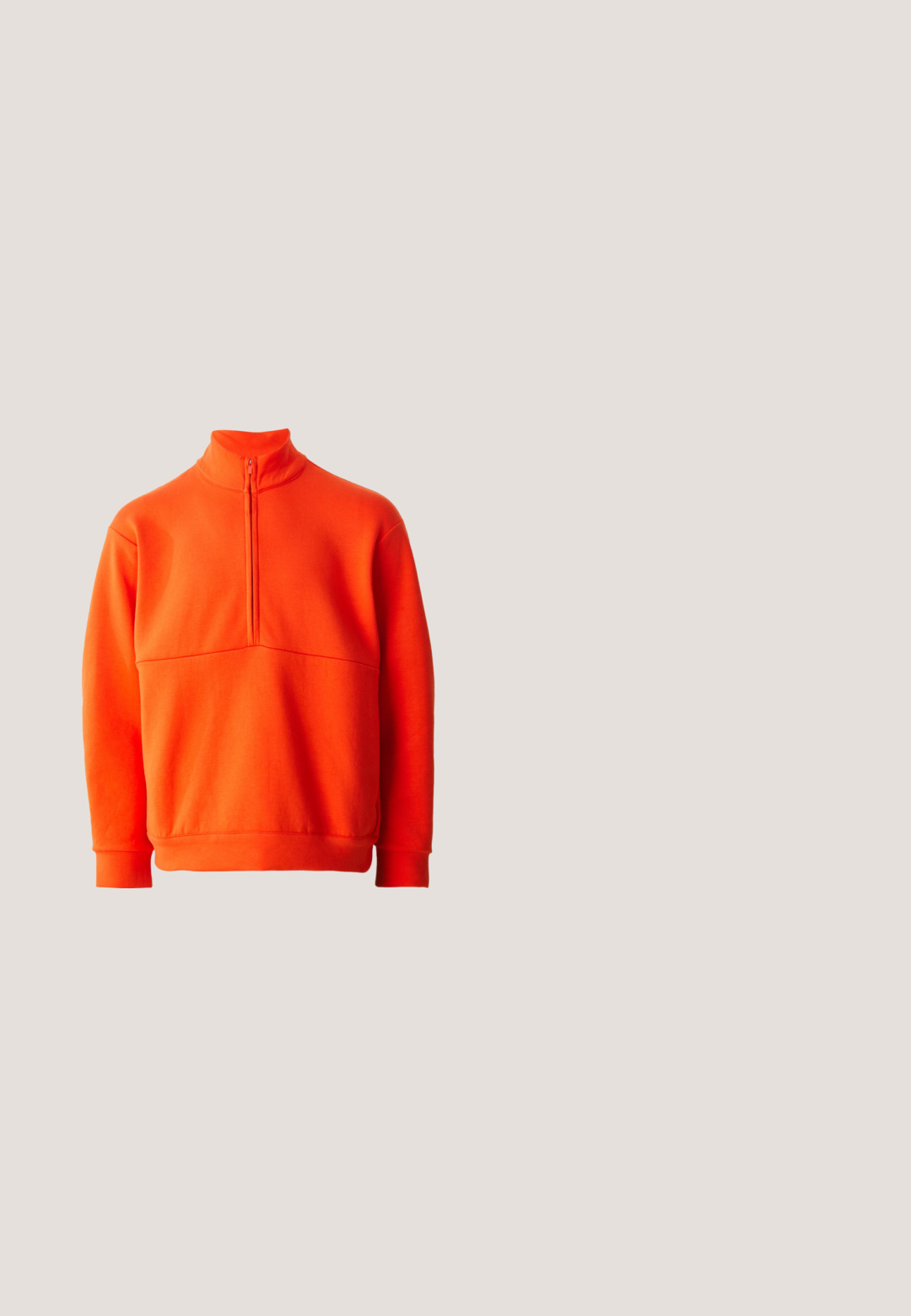 Orange pullover sweatshirt med høj krave og halv lynlås. Har en ensartet tekstur, lange ærmer og lige kant.; Hvid bomulds t-shirt med teksten "the new originals" i rødt og blå stjerner, rund hals og korte ærmer.; Cremefarvede sweatpants med elastisk talje, indsnævrede benmanchetter og løs pasform. Fremstillet af blød, letvægtig stof.; Nike Sportswear SHOX R4 SE UNISEX - Sneakers - vast grey/bright citron/light graphite/smoke grey/white/black; Arnette MWAMBA - Solbriller - transparent; DARKAI TENNIS LONG UNISEX - Halskæder - silver-coloured