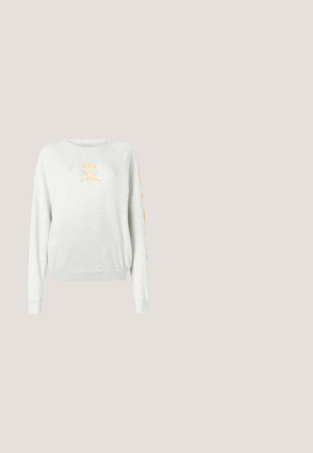 Sweatshirt gris clair avec des poignets et un ourlet côtelés. Présente un graphique de soleil en jaune et bleu sur le devant et un texte coloré sur la manche.; T-shirt en coton jaune à manches courtes et col rond. Présente le texte "DO NOTHING Club" imprimé dans une couleur contrastante sur le devant.; Shorts en maille marron foncé avec taille côtelée, cordons de serrage à l'avant et bandes latérales blanches comportant un petit logo Adidas sur la jambe droite.; Sabots en caoutchouc rose à enfiler, dotés d'un bout arrondi, de trous de ventilation et d'une semelle texturée pour l'adhérence. Conçus avec un profil minimaliste.; Sac fourre-tout crème avec un design imprimé de logos "V" violets et de fleurs. Dispose de deux poignées et d'une bandoulière amovible.; Boucles d'oreilles dorées avec une forme abstraite et organique, présentant une surface texturée et une fermeture à poussette.