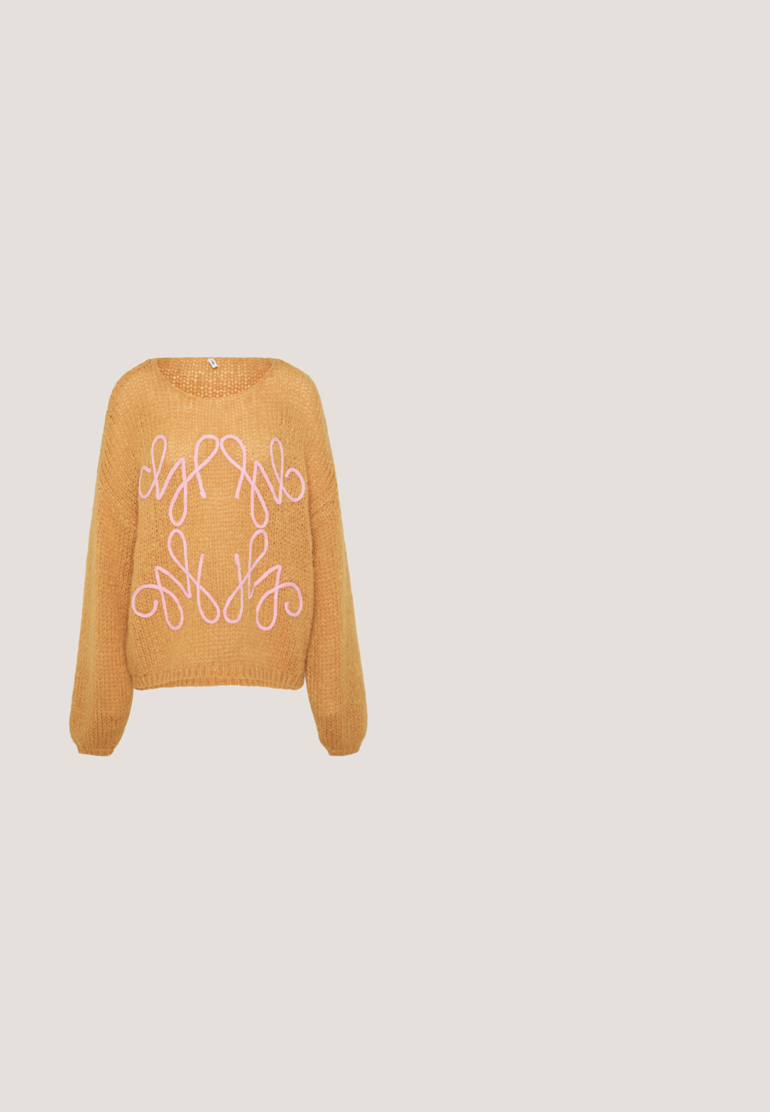 Pull en tricot orange à coupe décontractée, doté d'un design abstrait en broderie rose sur le devant et de manches longues.; Débardeur noir avec des bretelles fines et ajustables, en tissu extensible lisse et à la silhouette ajustée. Pas de motifs ni de décorations.; Jean en denim bleu clair à coupe droite ; équipé d'une fermeture à bouton, de cinq poches et d'un léger délavage sur le devant pour une texture.; Bottine en cuir noir avec un bout pointu, une silhouette élégante et un talon carré massif. Texture lisse avec des détails de couture minimalistes.; Pieces PCALUANA SHOULDER BAG - Sac à main - black; Boucles d'oreilles en métal argenté avec un design texturé, dotées d'un petit fermoir et d'une marque sur une des hoops. Forme arrondie avec une finition polie.