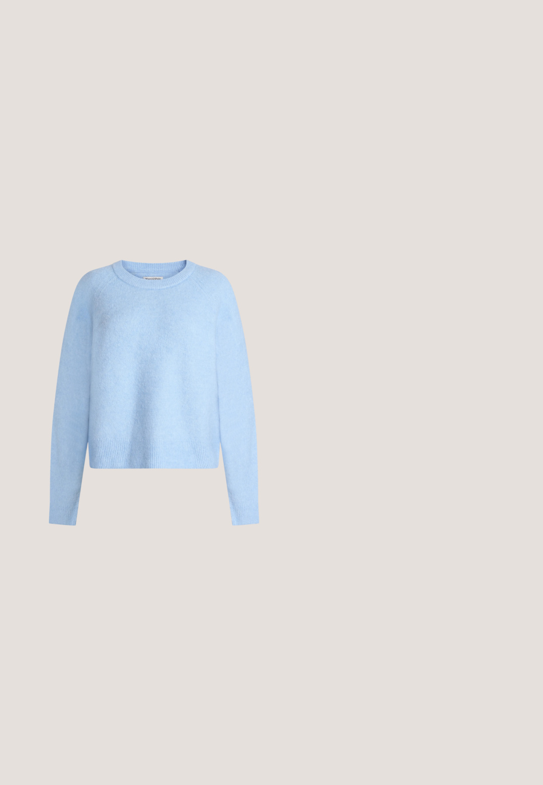Pull court bleu clair en tissu doux et texturé. Comprend des manches longues ainsi qu'un col et un ourlet côtelés. Design classique à col rond.; Chemise blanche à manches longues, boutonnée sur le devant avec col et poignets visibles, présentée sur un fond clair uni.; Jean large taille haute bleu clair avec boutons sur le devant, fermeture éclair, passants de ceinture, et poches avant sur un fond uni.; Mocassins en cuir noir à texture lisse, bout arrondi et détails de couture subtils. Ils présentent un accent logo doré sur le côté supérieur.; Sac à main en daim bleu avec un corps arrondi et une bandoulière unique. Comprend une poche zippée et un détail de logo discret à l'avant.; Calvin Klein SPIRAL - Bracelet - silver-coloured