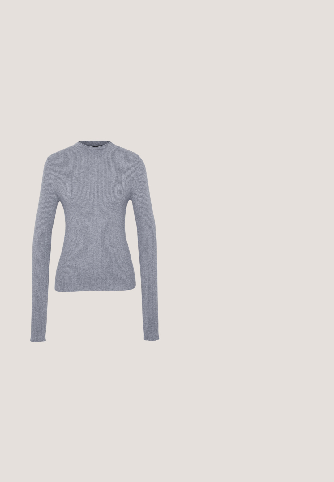 Suéter de manga larga gris con textura acanalada y cuello alto. Diseño ajustado y textura suave. Simple y minimalista, sin hardware o patrones visibles.; Camisa de pana gris recortada con mangas largas, dos bolsillos en el pecho y cuello puntiagudo. La tela tiene un sutil patrón texturizado.; Pantalones wide-leg grises, confeccionados en tela suave, que presentan una cintura alta, pinzas y un diseño a medida, sin patrones ni acentos visibles.; Zapatilla de cuero gris claro con un diseño elegante, que presenta detalles cosidos, cordones negros y un acento en el talón oscuro. Suela de goma.; Bolso de hombro de cuero marrón con forma curva, que presenta un prominente detalle de hebilla, costuras en contraste y una sola correa para el hombro.; Pendiente de aro de plata con un acabado pulido, que presenta pequeños detalles en dorado y una forma redonda, llevado en el lóbulo.