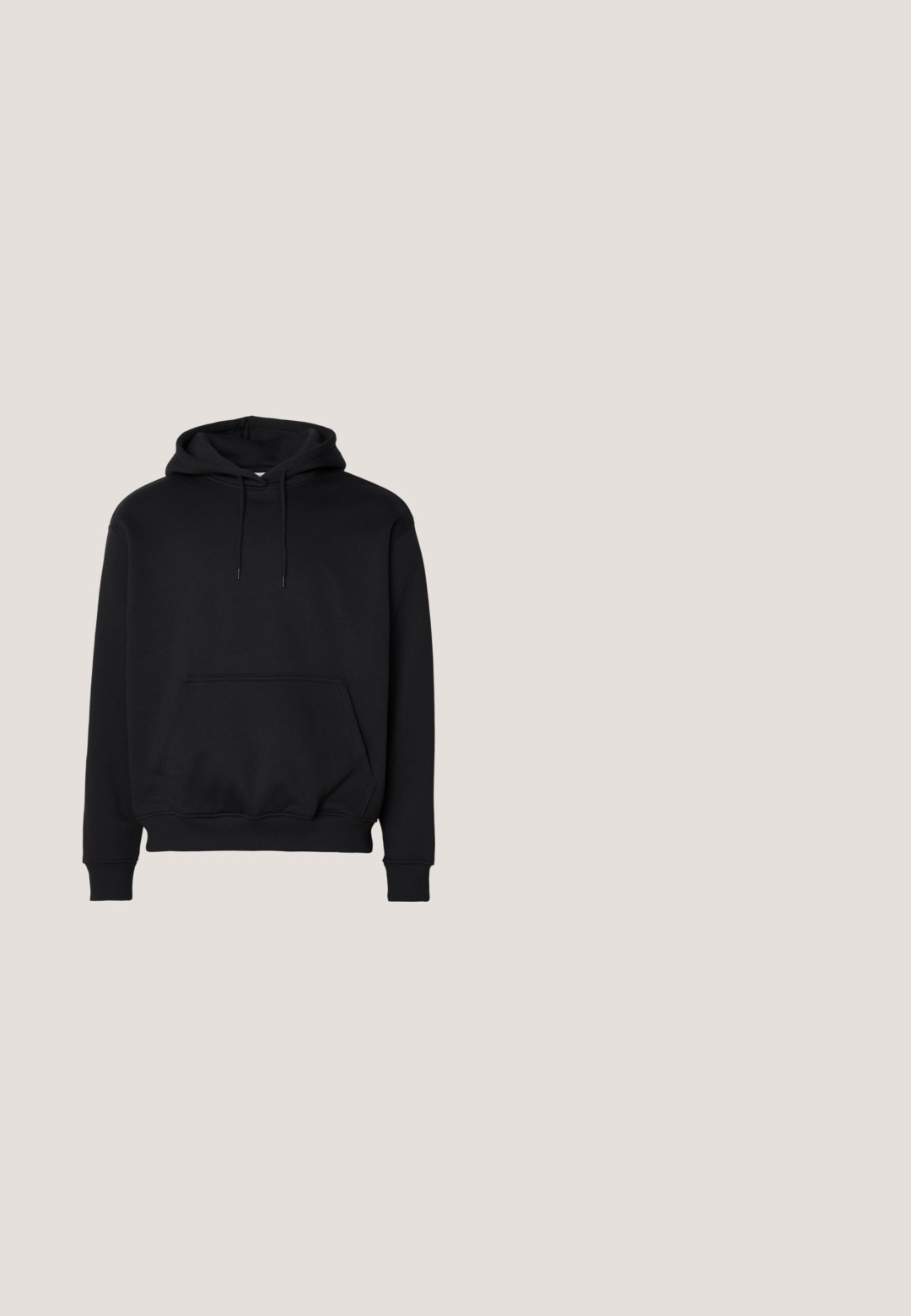 Μαύρο πουλόβερ hoodie από μαλακή σύνθεση βαμβακιού, διαθέτει καπιτονέ τσέπη, κουκούλα με κορδόνια, ριμπ μανσέτες και χαλαρή εφαρμογή.; Λευκό κοντομάνικο T-shirt με στρογγυλή λαιμόκοψη, απλή σχεδίαση, τοποθετημένο οριζόντια, με ετικέτα «WEEKDAY» μέσα στο γιακά σε ανοιχτό φόντο.; Τα φαρδιά μαύρα τζιν έχουν ψηλή μέση, πέντε τσέπες και κούμπωμα με κουμπί. Το ύφασμα έχει απαλή, texturizada υφή.; Μαύρα και γκρι αθλητικά παπούτσια με ανώτερο μέρος από δίχτυ και σουέτ, διαθέτοντας λευκή ενδιάμεση σόλα, κορδόνια και έντονο λογότυπο "N" στο πλάι.; Ασημένιο κολιέ με επιμήκεις συνδέσμους και κρεμαστό στοιχείο σε σχήμα δολαρίου, διακοσμημένο με διαυγείς κρύσταλλους.; Μαύρη δερμάτινη ζώνη με λεία υφή, διαθέτοντας μια ορθογώνια ματ μαύρη αγκράφα και κλασικό, μίνιμαλ σχέδιο.