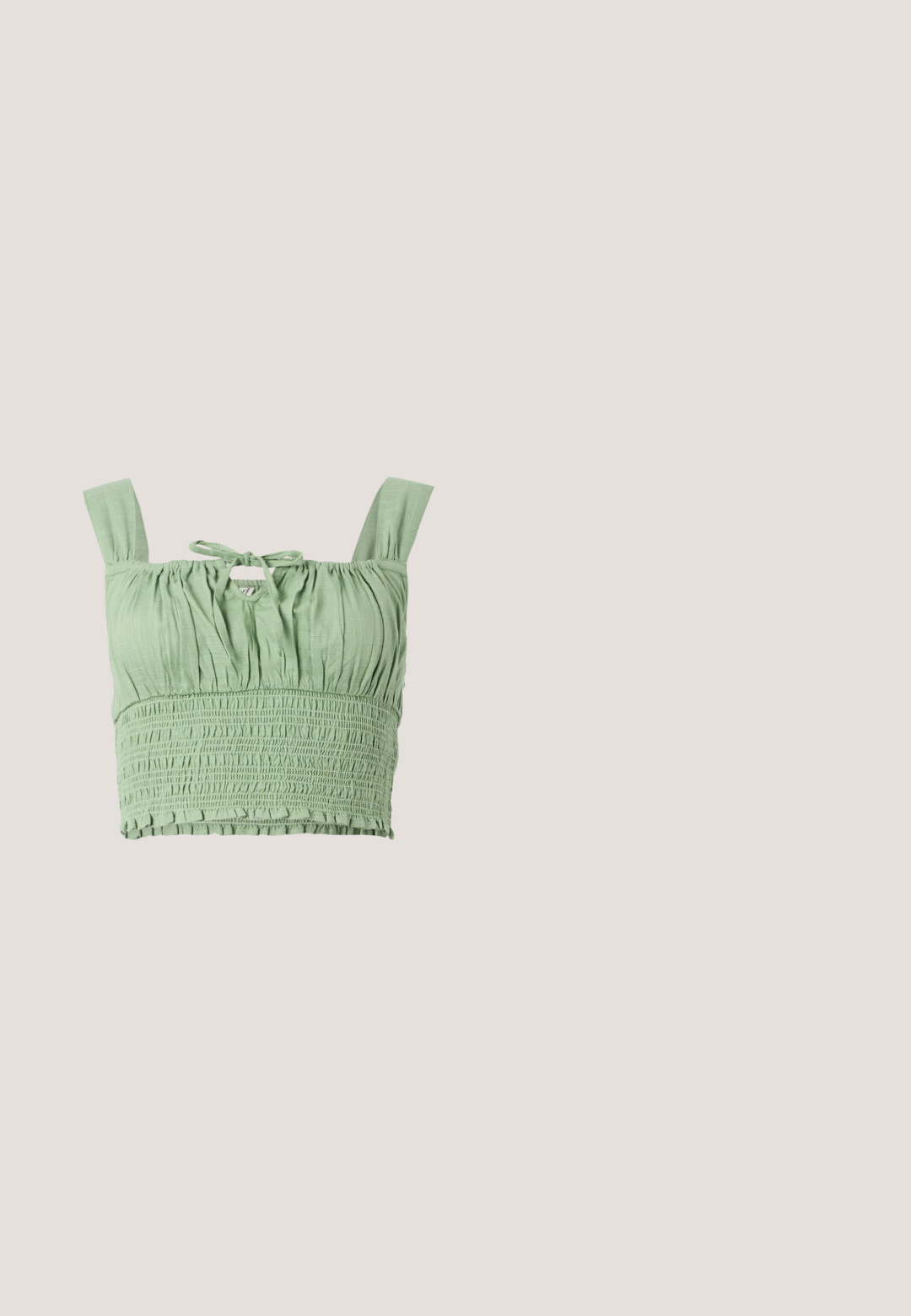 Ανοιχτό πράσινο crops top με τσόκ texture, φαρδιές τιράντες και δεμένο λαιμόκοψη. Διαθέτει συγκεντρωμένο ύφασμα για άνετη εφαρμογή.; Μπεζ λινό φούστα με μινιμαλιστικό σχέδιο, που διαθέτει ομαλή υφή και διακριτό ύφανση. Έχει ευθεία, απλή γραμμή χωρίς ορατές κλείσεις.; Λευκό επίπεδο παπούτσι Mary Jane με μυτερή μύτη, λεπτό ρυθμιζόμενο λουρί με ασημένια αγκράφα και καφέ σόλα σε λευκό φόντο.; Στρογγυλά, καφέ-χρωματιστά γυαλιά ηλίου με γυαλιστερή μπορντώ σκελετό. Λεπτά πόδια με διακριτική λεπτομέρεια λογότυπου. Σχεδίαση επίπεδου φακού.; Μικρή μαύρη γυαλιστερή τσάντα με δύο μακριές λαβές και λεπτομέρειες με ρυθμιζόμενο κορδόνι στο πλάι σε απλό ανοιχτό φόντο.; Ζευγάρι μικρών ασημένιων κρίκων, το καθένα με μία στρογγυλή ασημένια χάντρα σε ανοιχτό γκρι φόντο.