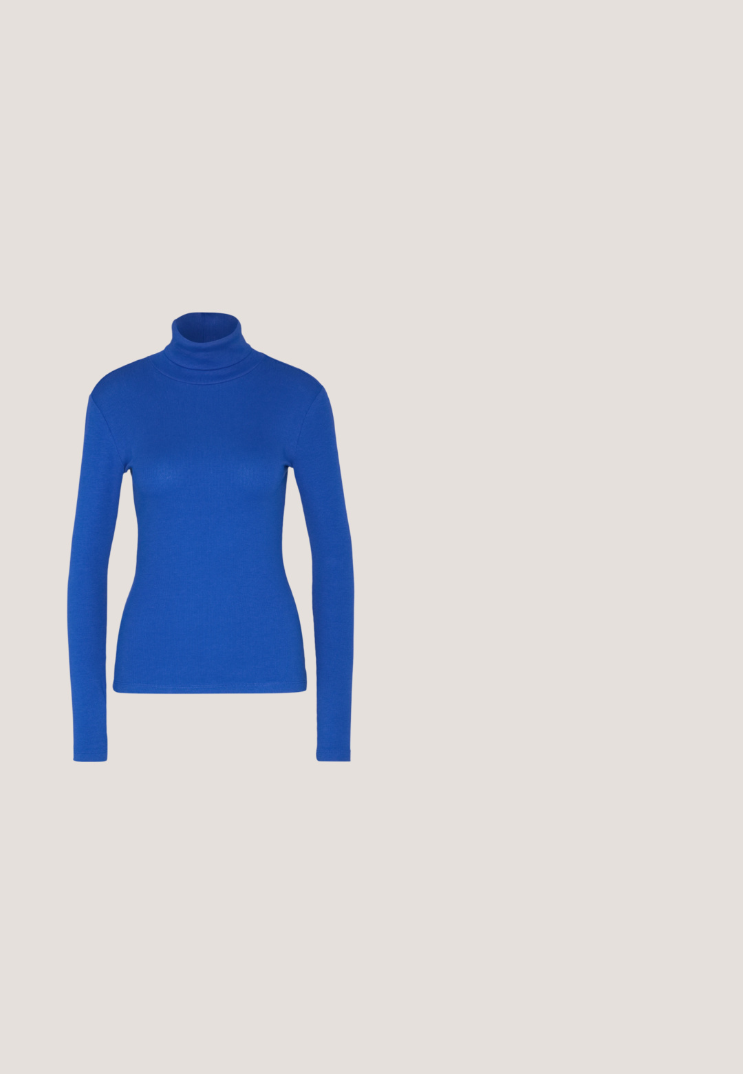 Blå langærmet turtleneck top lavet af ribbet materiale, med en tætsiddende silhuet og glat tekstur. Ingen yderligere detaljer til stede.; En lys blå denim midi-nederdel, der har en flagrende form, talje med bæltestropper og synlig syning langs sømmene.; Hvid og beige løbesko med blå accenter, netoverdel, polstret sål og snørelukning, vist fra ydersiden.; Klare plastiske briller med firkantet ramme og gennemsigtige linser, der har guld accenter på tempelstængerne for ekstra detaljer.; Hvid taske i faux læder med en struktureret trekantet form, enkelt justerbart skulderstrop og en flaplås med kurver.; sweet deluxe EARRING - Øreringe - silver-coloured