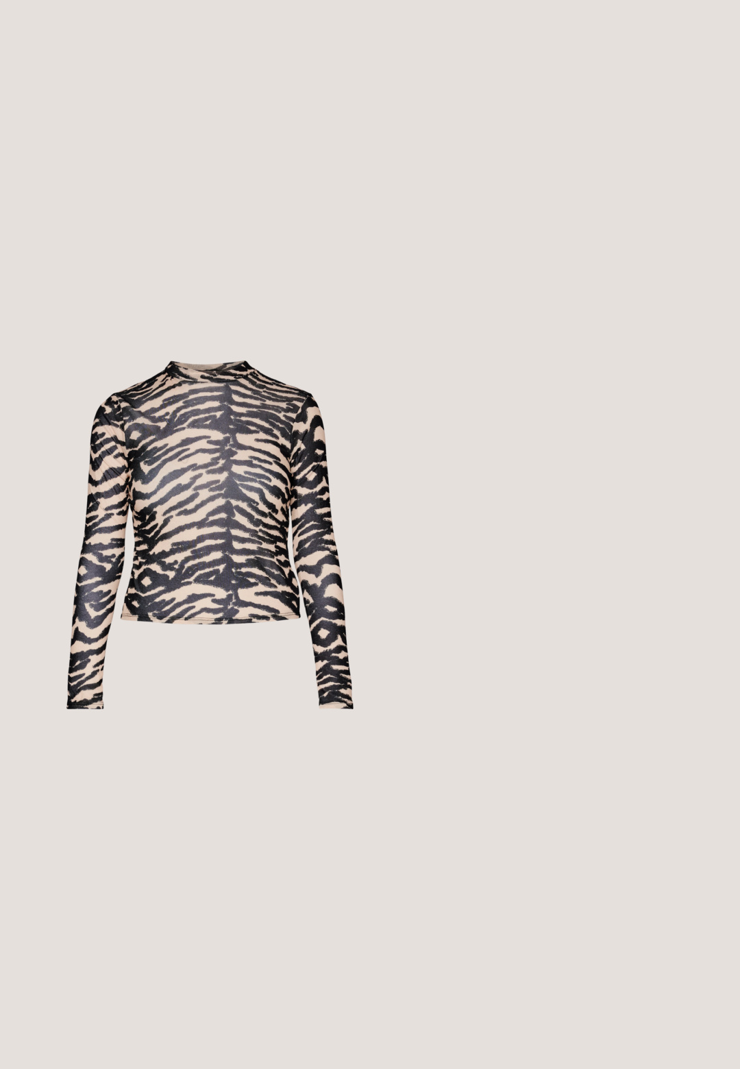 Top de manga larga hecho de una tela suave con un fondo beige y un patrón de rayas de tigre negras, cuello redondo y una silueta ajustada.; JDY JDYZOLA PARACHUTE PANT - Pantalones - lead gray; Zapatilla alta de lona negra con cordones blancos, suela gruesa color crema, costuras en contraste y un diseño de punta redondeada.; Gafas de sol negras con montura rectangular, lentes oscuros, material de plástico suave y un acento metálico en la patilla.; Bolso de hombro rectangular negro con una correa ajustable y un cierre de cremallera superior sobre un fondo liso.; Pendientes de aro plateados con un diseño retorcido y ondulado. Fabricados en metal brillante, con un cierre para un uso seguro. Textura suave, tamaño medio.
