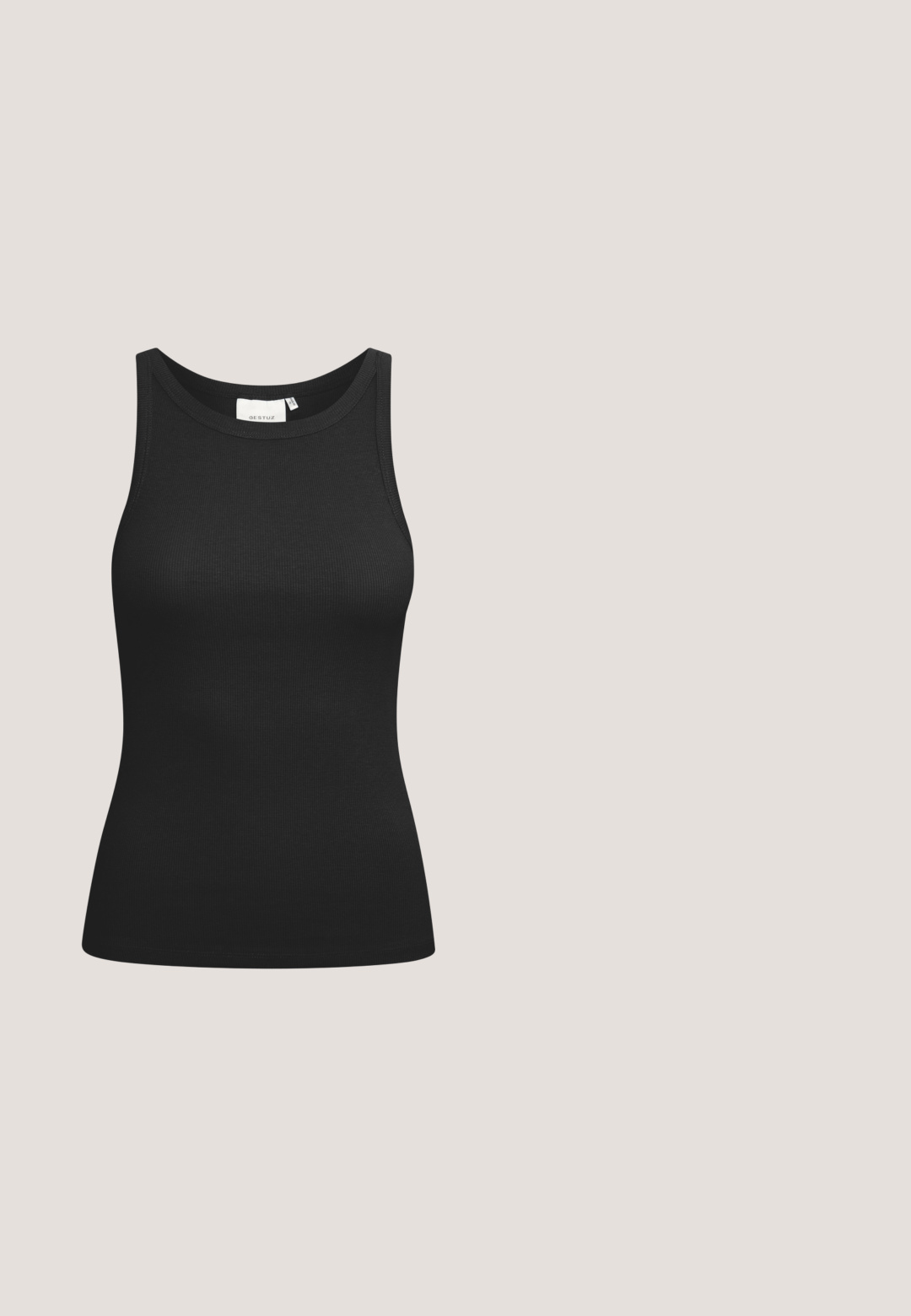 Čierny top bez rukávov vyrobený z rebrovanej tkaniny, s výstrihom do tvaru lode a priliehavým strihom. Hladké švy a žiadne ozdoby. Jednoduchý a elegantný dizajn.; Čierna midi sukňa s elastickým pásom, vyrobená z ľahkej tkaniny, s nabránym dizajnom a hladkou textúrou.; ALOHAS HARPER - Sandále - black; Čierne slnečné okuliare v štýle mačacích očí s tmavošedými sklami, elegantným plastovým rámom, špicatými rohmi a rovnými stranami. Bez viditeľného hardvéru alebo akcentov.; Čierna tkaná kabelka s zaobleným dnom, koženým lemovaním, nastaviteľným popruhom na rameno a logom značky Samsøe Samsøe na hornej časti.; Zlaté kruhové náušnice s hladkým, zaobleným tvarom a lesklým povrchom. Majú oranžové akcenty na zadnej strane pre bezpečné zapínanie.