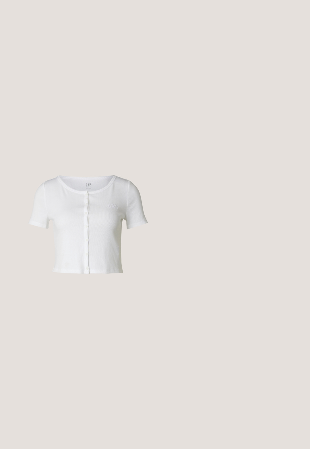 GAP CROPPED CREW - T-Shirt print - white; Blaue High-Waist-Jeans mit geradem Bein, ausgestattet mit einem Frontknopfverschluss und seitlichen Taschen. Glatte Textur und keine sichtbaren Muster.; Beiger Sneaker aus Wildleder mit niedrigem Schaft, Gummisohle, braun-weiß gestreiftem Muster und "SPEZIAL" in goldenen Buchstaben an der Seite.; Pink transparente Sonnenbrille mit ovalen Gläsern, dunkler roter Tönung und schlanken Bügeln, ausgestattet mit einer glatten Oberfläche und dezenten Details am Rahmen.; Rosa, gepolsterte Handtasche mit abgerundeter Form, aus glänzendem Material gefertigt. Verfügt über einen gerafften Griff und einen Reißverschluss für sicheren Zugang.; Silberne Creolen zeichnen sich durch ein glattes, rundes Design mit einem schlanken Profil und einem sicheren Verschluss aus. Minimalistischer Stil mit glänzender Oberfläche.
