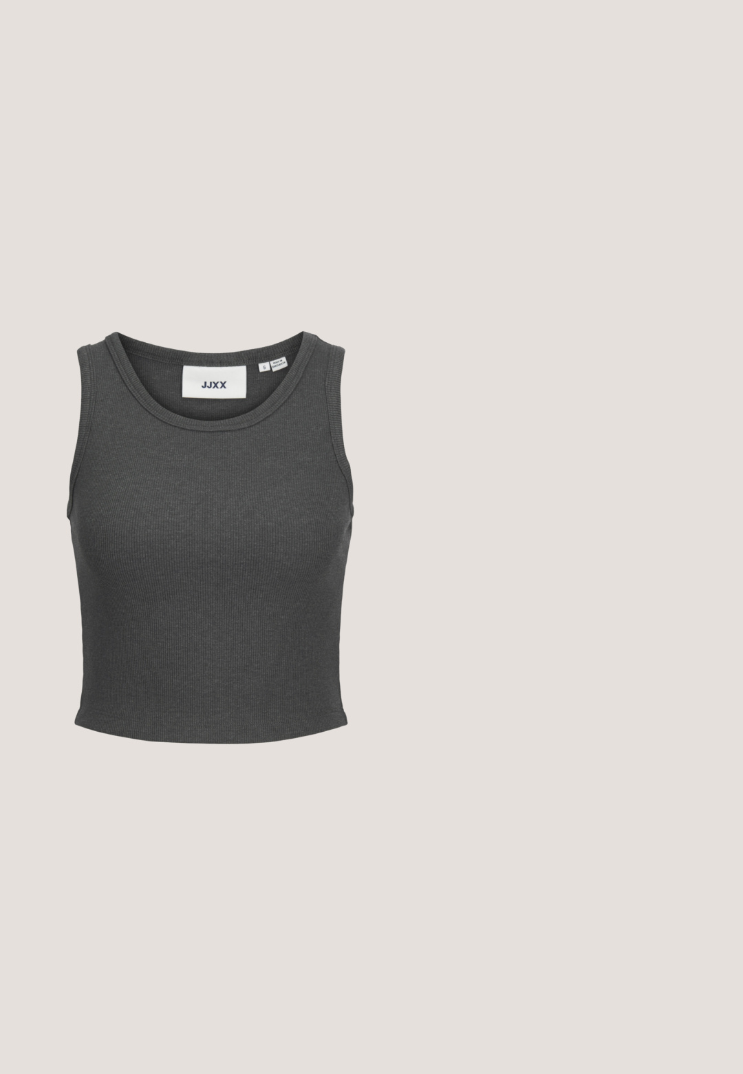 Haut court sans manches gris foncé côtelé avec encolure ronde et étiquette de marque "JJXX" à l'intérieur du col.; BDG Urban Outfitters UTILITY SKATE - Jean boyfriend - washed black; Personne portant un jean bleu clair et des bottes à plateforme en cuir noir lacées avec des coutures jaunes sur un sol en béton.; Lunettes de soleil noires en forme d'œil de chat avec une finition mate, dotées de verres teintés gris, d'angles aigus et de branches élégantes. Nom de la marque visible sur la branche intérieure.; Sac à main noir et argent avec une surface texturée affichant un motif en diamant, une anse nouée et une forme structurée.; Boucles d'oreilles en argent en forme de cerceau avec un charme croix et cœur. Texture lisse et brillante avec une finition polie. Chaque charmepend d'une boucle sécurisée.