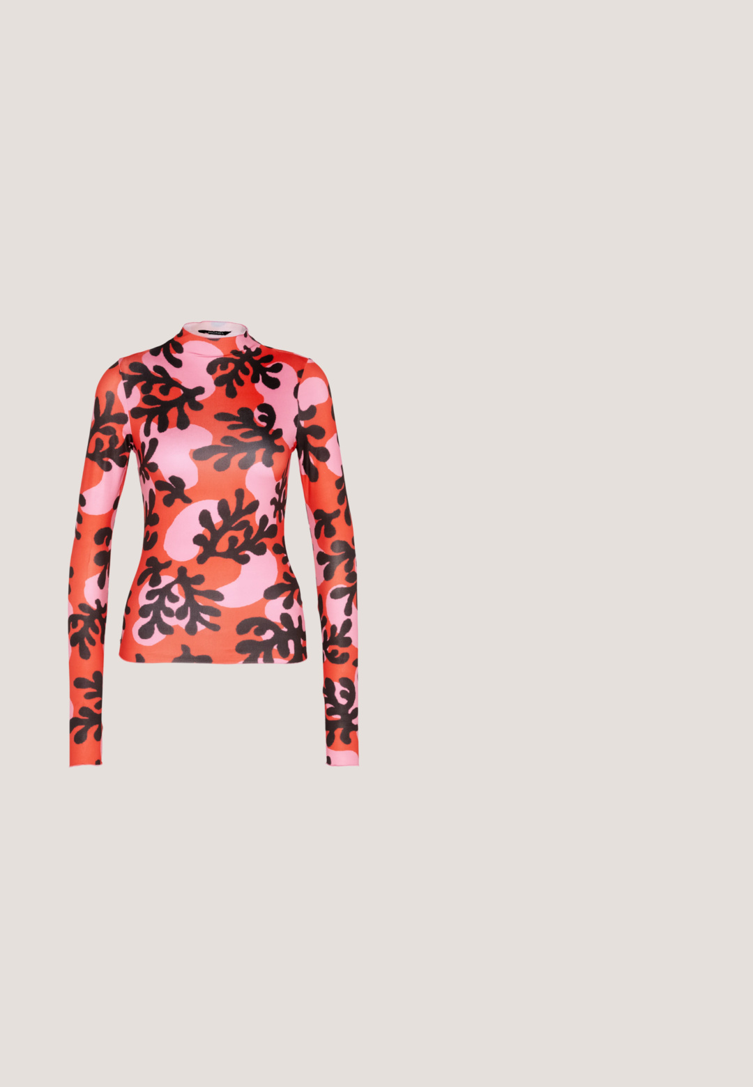 Monki Langærmet T-shirt - red/pink/multi-coloured; Weekday ILA CARGO TROUSER - Cargobukser - black; Sorte høj-top sneakers med en tyk gummi sål, læderoverdel, snøringer og velcro-stropper, samt tekstureret sidepanel detaljering.; Sorte rektangulære solbriller med mørke linser og tykke matte stel. Armen er let tilspidset med en glat overflade.; Sort stof skuldertaske med et snoet håndtag, en aftagelig rem og en lynlåslukning i toppen. Glat tekstur og minimalistisk design.; Sølvøreringe med et minimalistisk design. Cirkulær form, glat tekstur og tynd profil. Letvægtige med en poleret overflade.