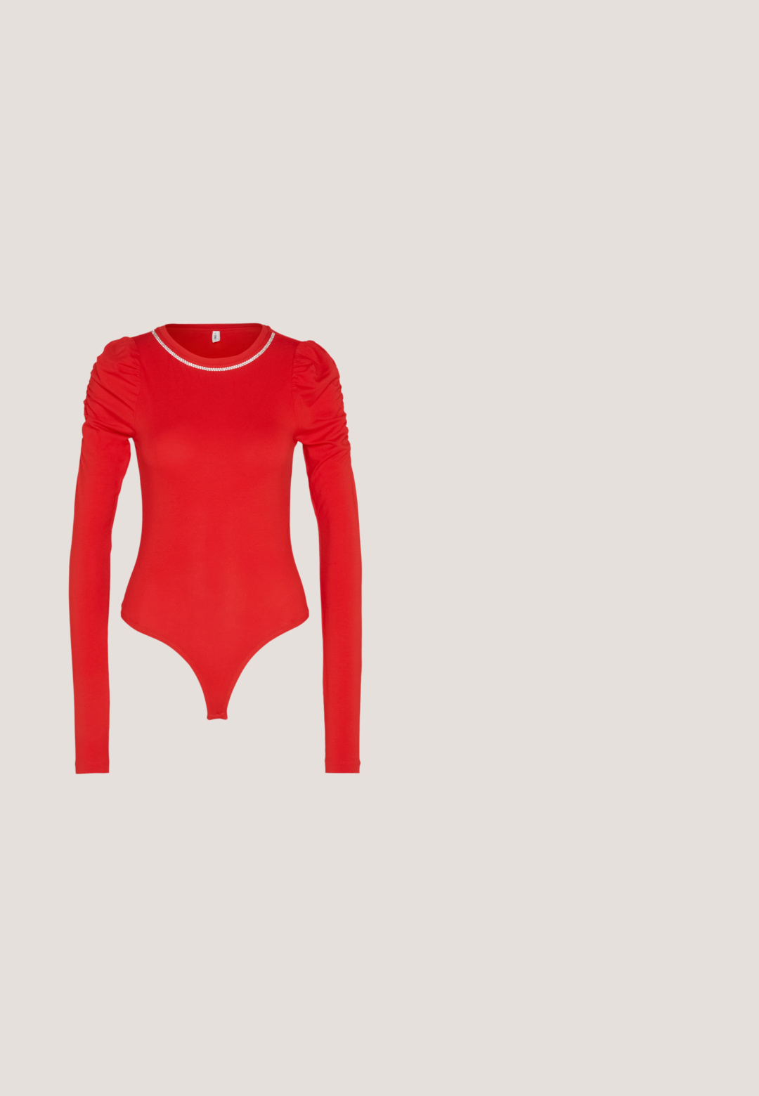 ONLY ONLZALA BODYSTOCKING PUFF - Pikkade varrukatega topp - high risk red; Mustad flared teksad, millel on kõrge vöökoht, peened eesõmbluste detailid ja klassikaline viieTasku design.; Even&Odd by Zalando Platvormsaapad - black; Punane plastist ovaalsed raami prillid selgete läätsedega. Omab kuldseid aksente tempel ja sujuvat moodsa disaini.; Must käekott krokodillinahaga, ristkülikukujuline, ülaosaga klapp ja üks lühike sang.; Hõbedased rõngaskõrvarõngad poleeritud viimistlusega, ringikujulise kujuga ja hingedega kinnitusega. Sile tekstuur minimaalsete detailidega.