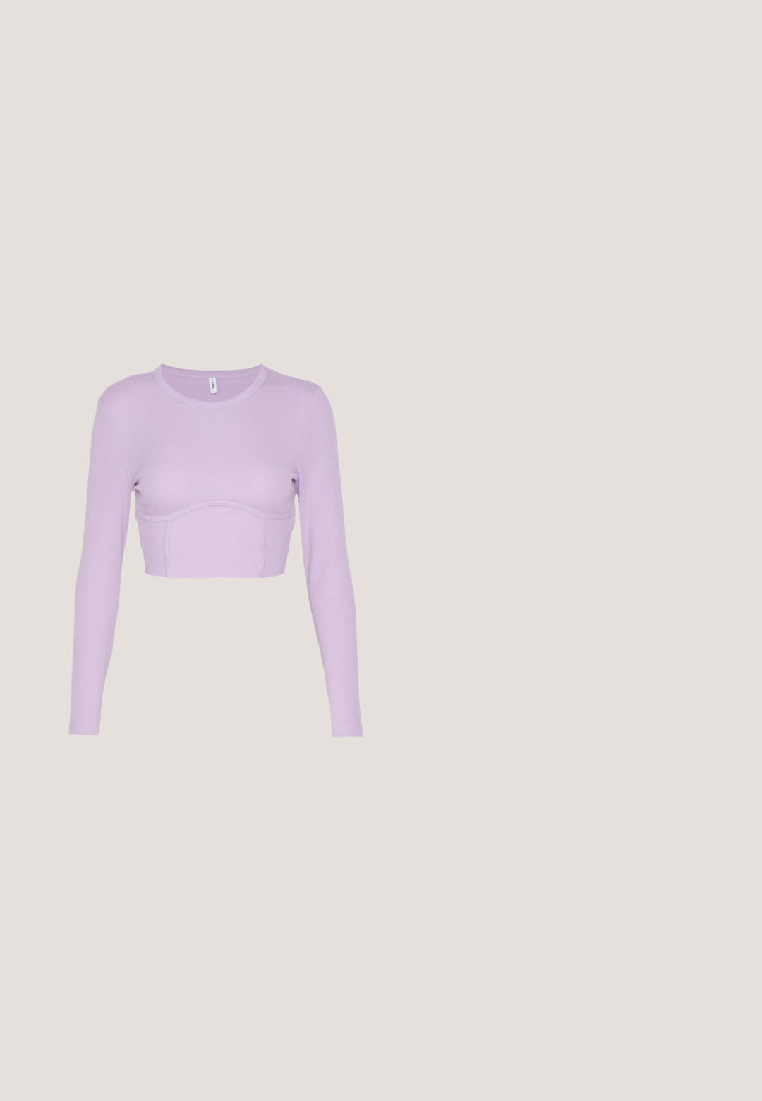 ONLY Petite ONLJENNY BUSTERIER  - Longsleeve - lavendula; Zwarte denim shorts met hoge taille, voorste knoopsluiting, riemlussen en twee voorzakken tegen een effen witte achtergrond.; Zwarte canvas sneaker met een witte rubberen platformzool, voorzien van witte veters en stiksels, iconische branding op de zijkant, low-top ontwerp.; Zwarte rechthoekige zonnebril met donkere lenzen en dikke matte monturen. De zijstukken zijn licht taps toelopend met een gladde textuur.; Zwarte rechthoekige schoudertas met een enkele verstelbare band en een bovenste ritssluiting op een effen achtergrond.; Grote zilveren creolen met een gepolijste metalen afwerking, met een glad, circulair ontwerp en een veilige sluiting.